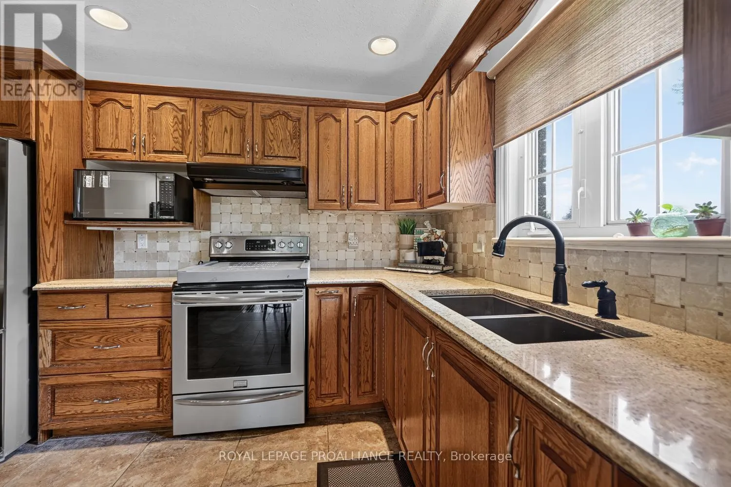 1099 BRIDLEWOOD DRIVE
