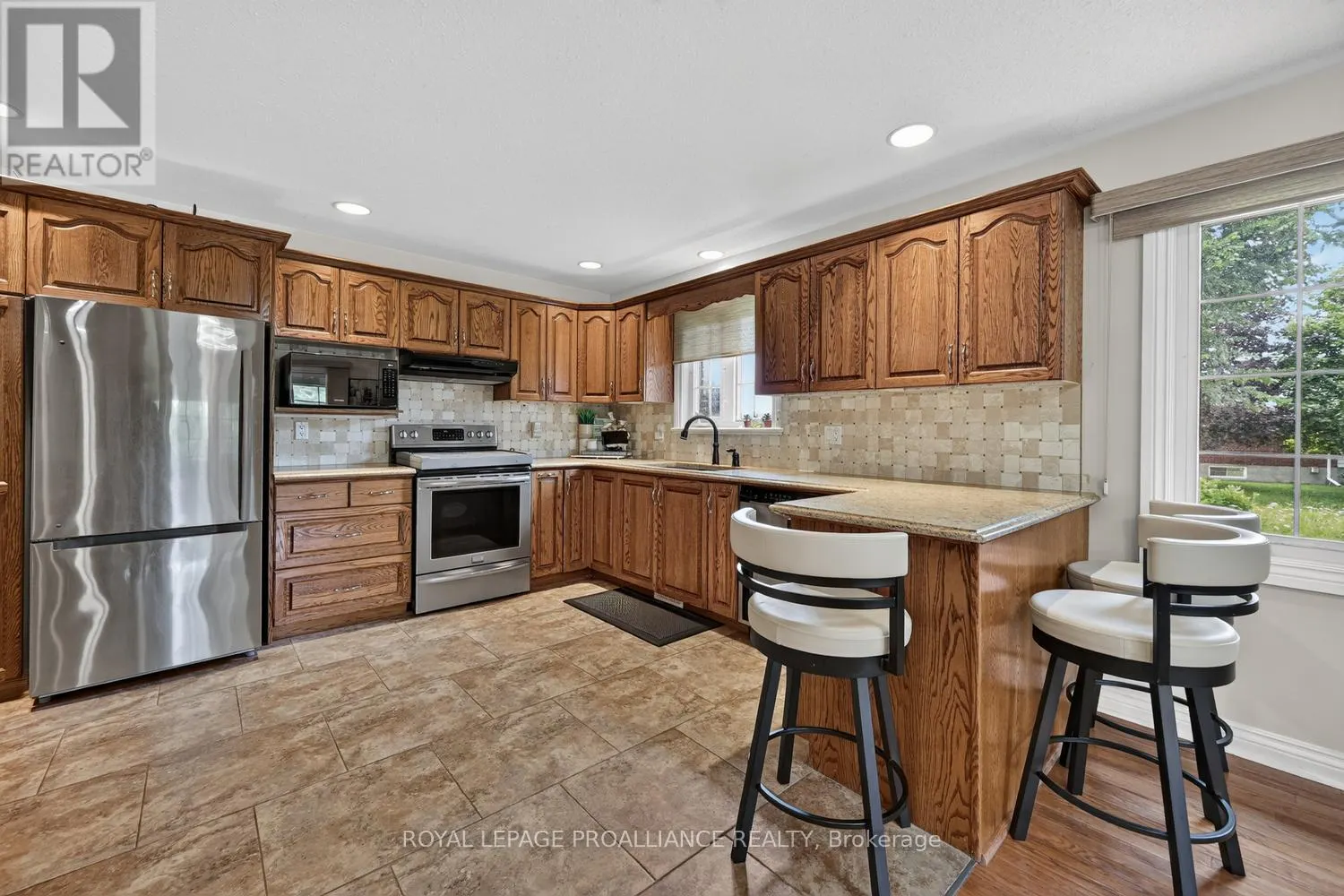 1099 BRIDLEWOOD DRIVE