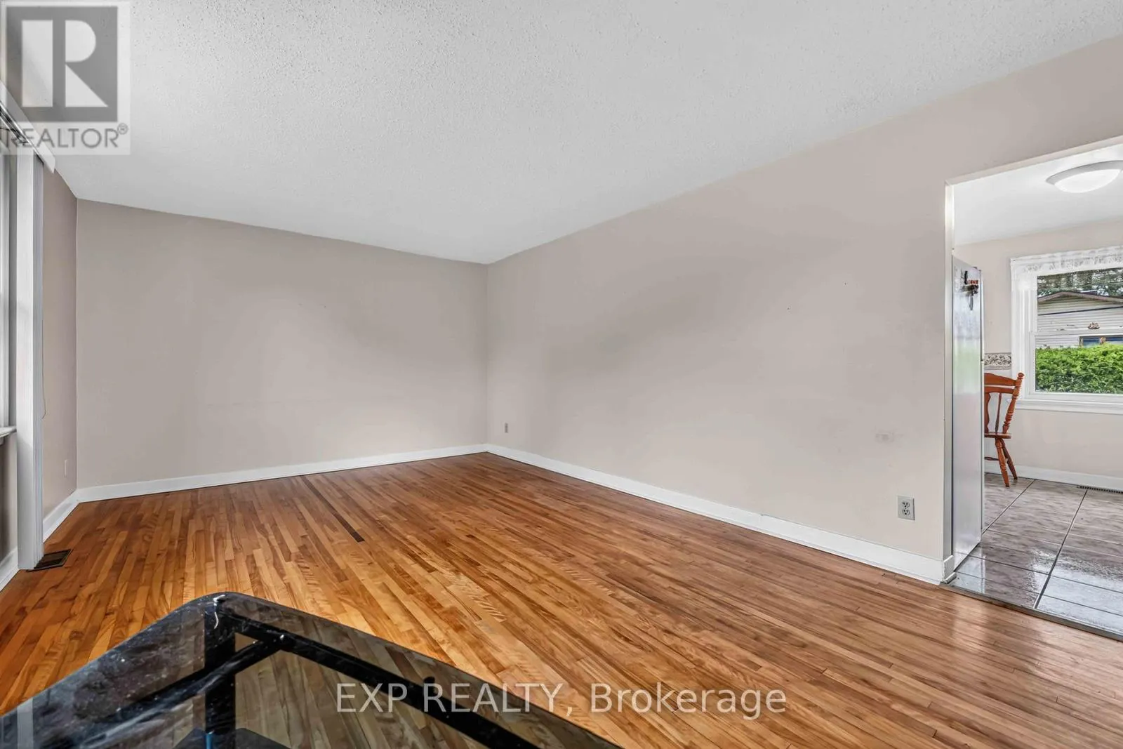 1613 QUEENSDALE AVENUE