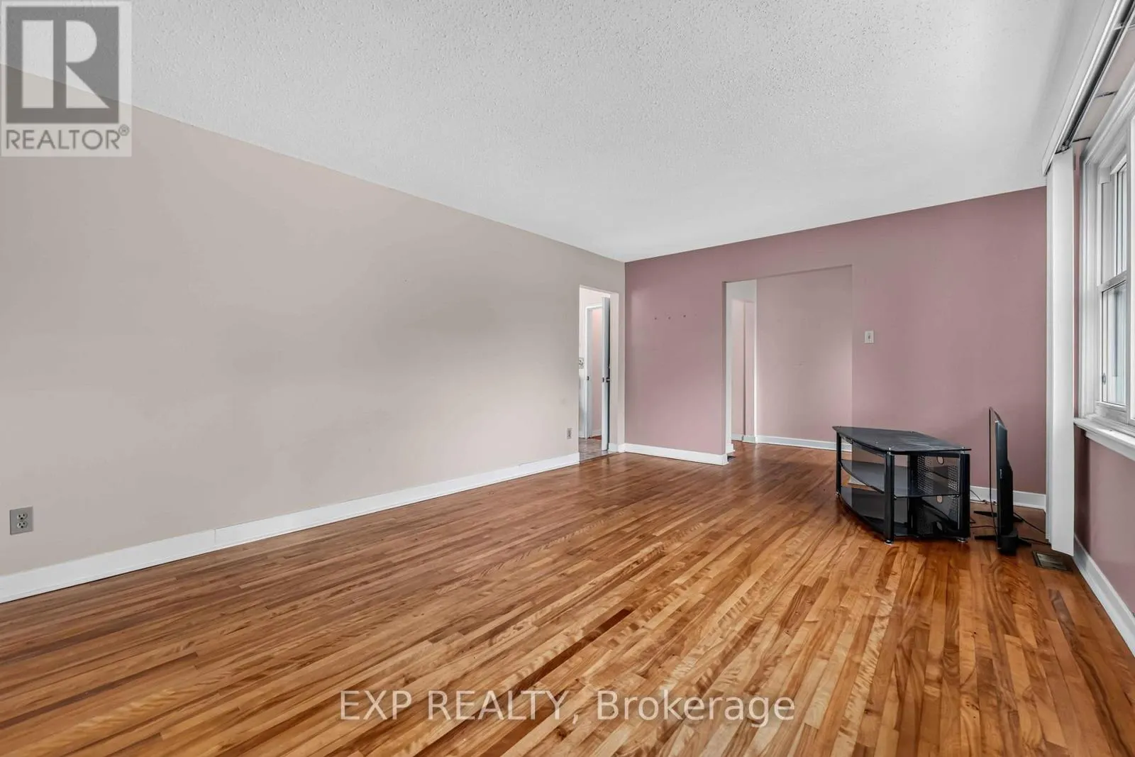 1613 QUEENSDALE AVENUE