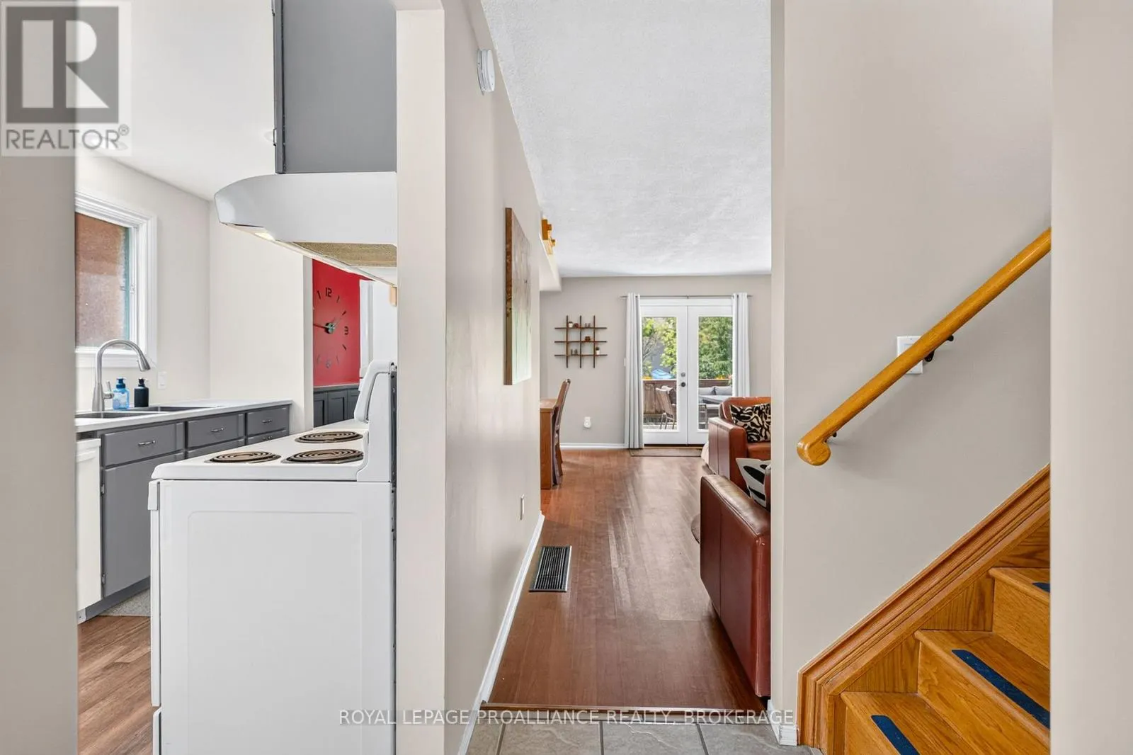 24 BALMORAL COURT