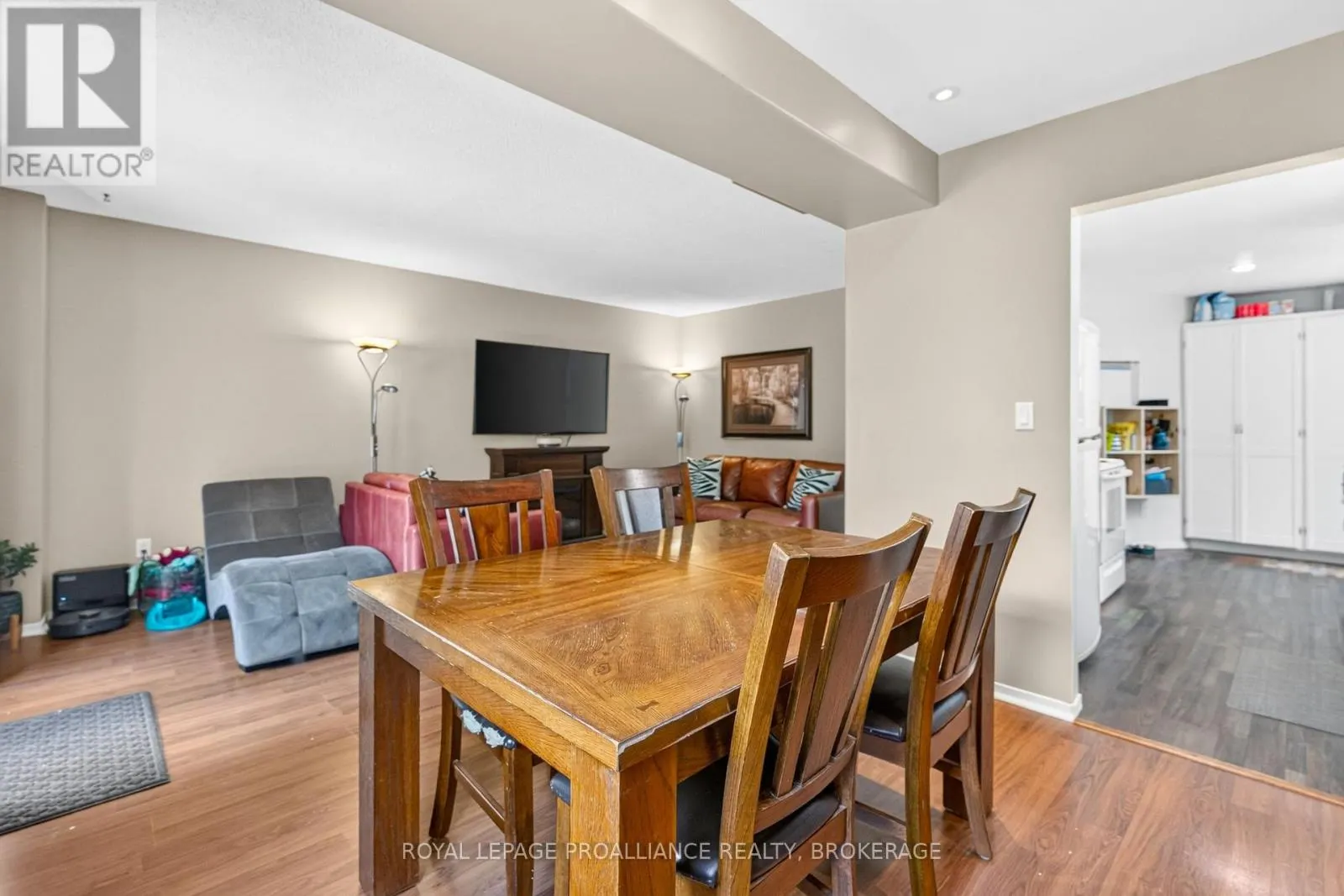 24 BALMORAL COURT