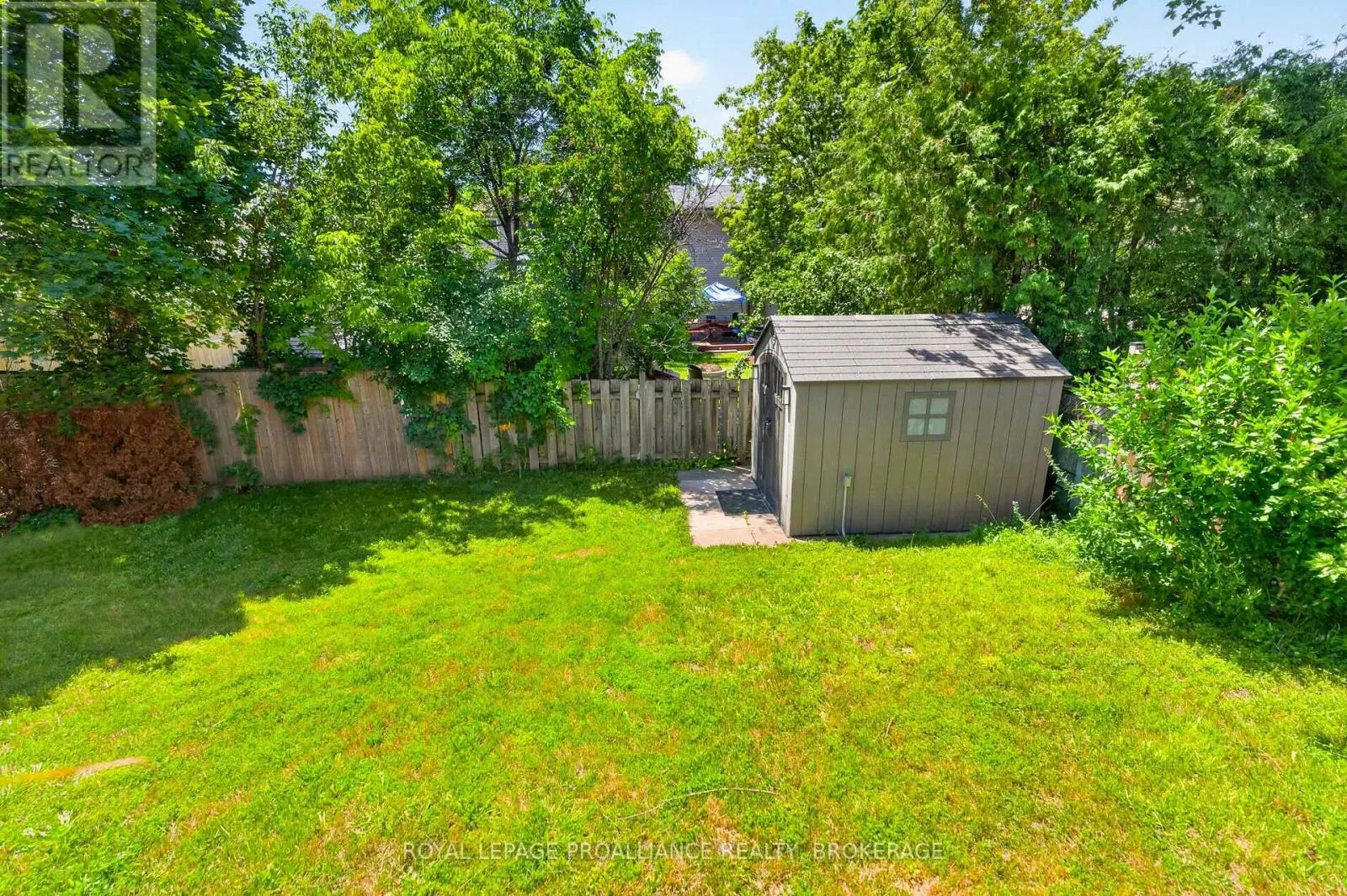 24 BALMORAL COURT