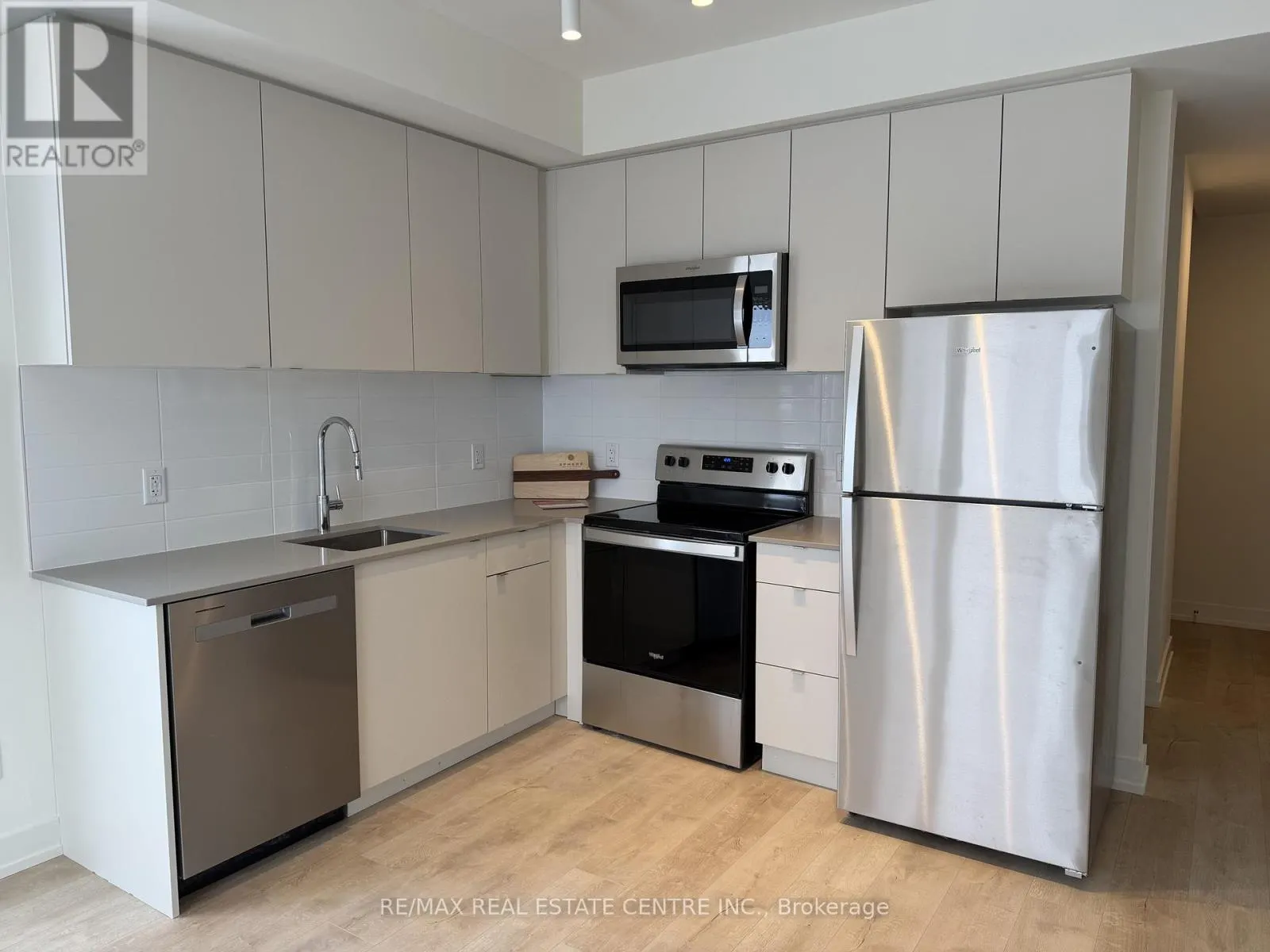 SUITE 334 (302C) - 16 MELBOURNE AVENUE