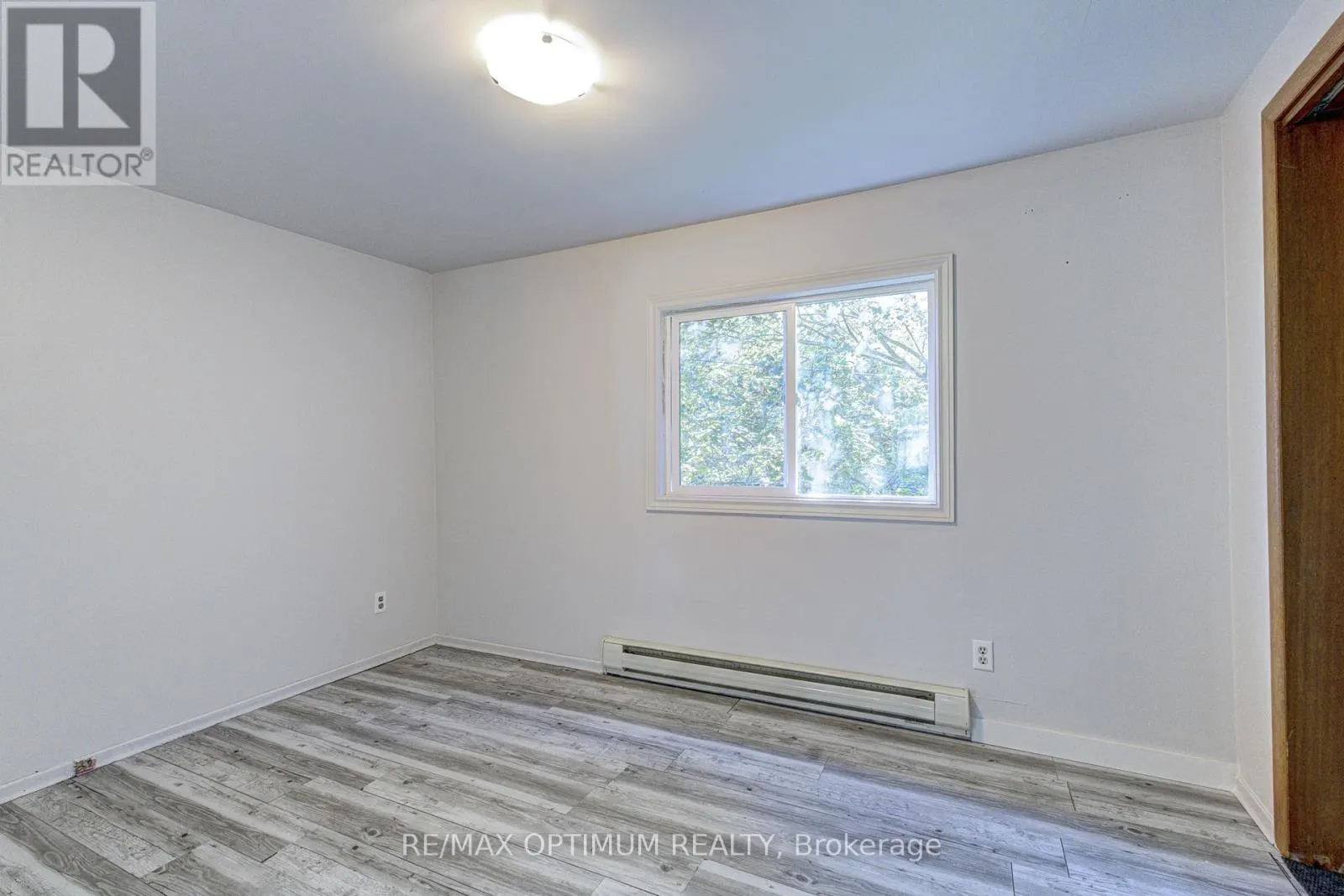 916 QUEENSTON ROAD