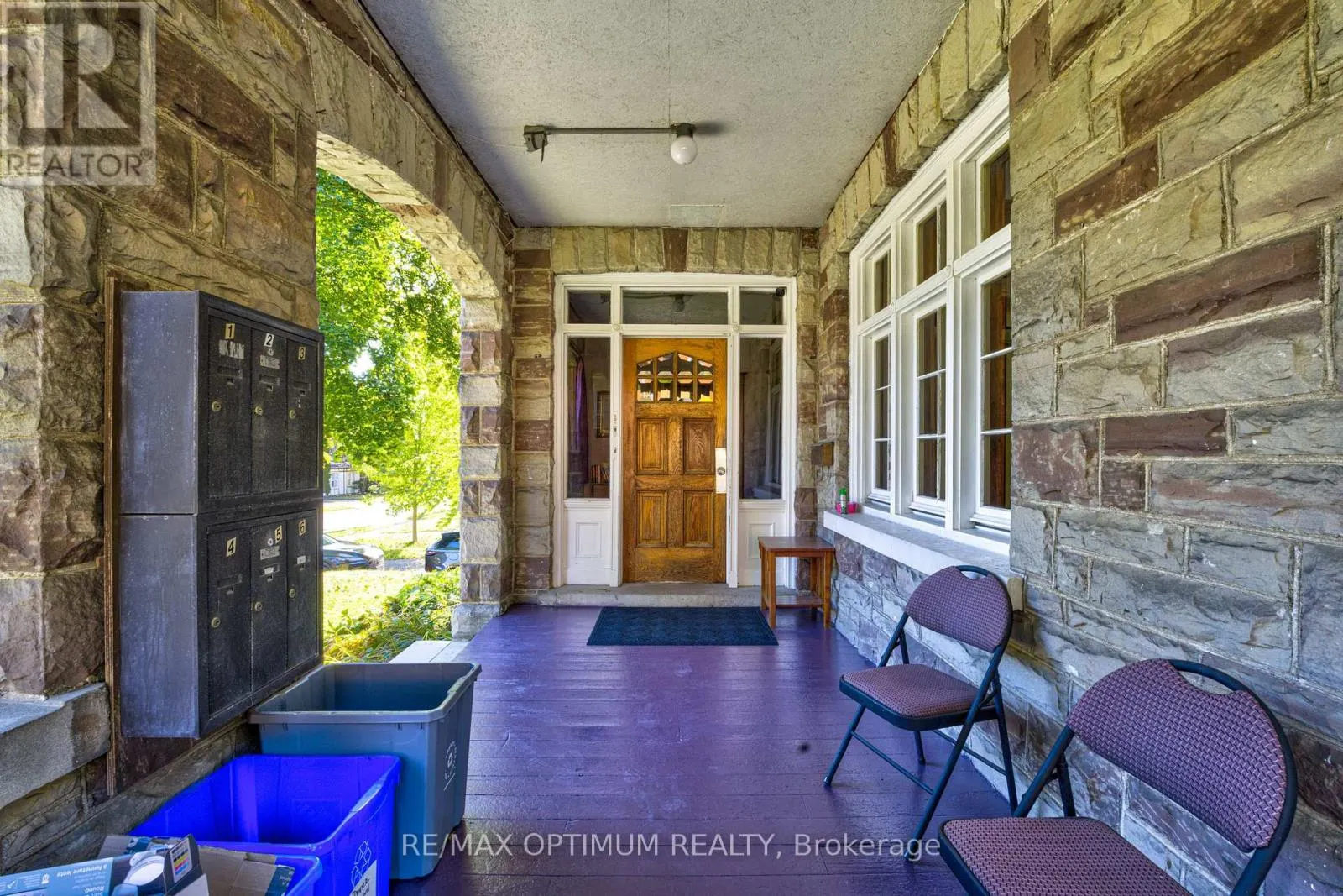 916 QUEENSTON ROAD