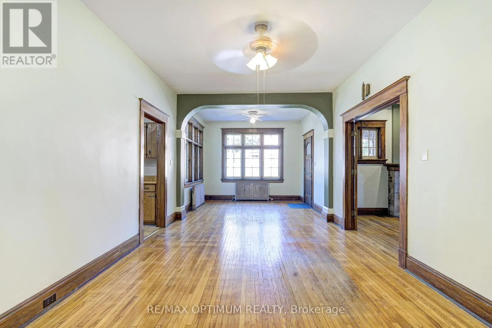 916 QUEENSTON ROAD
