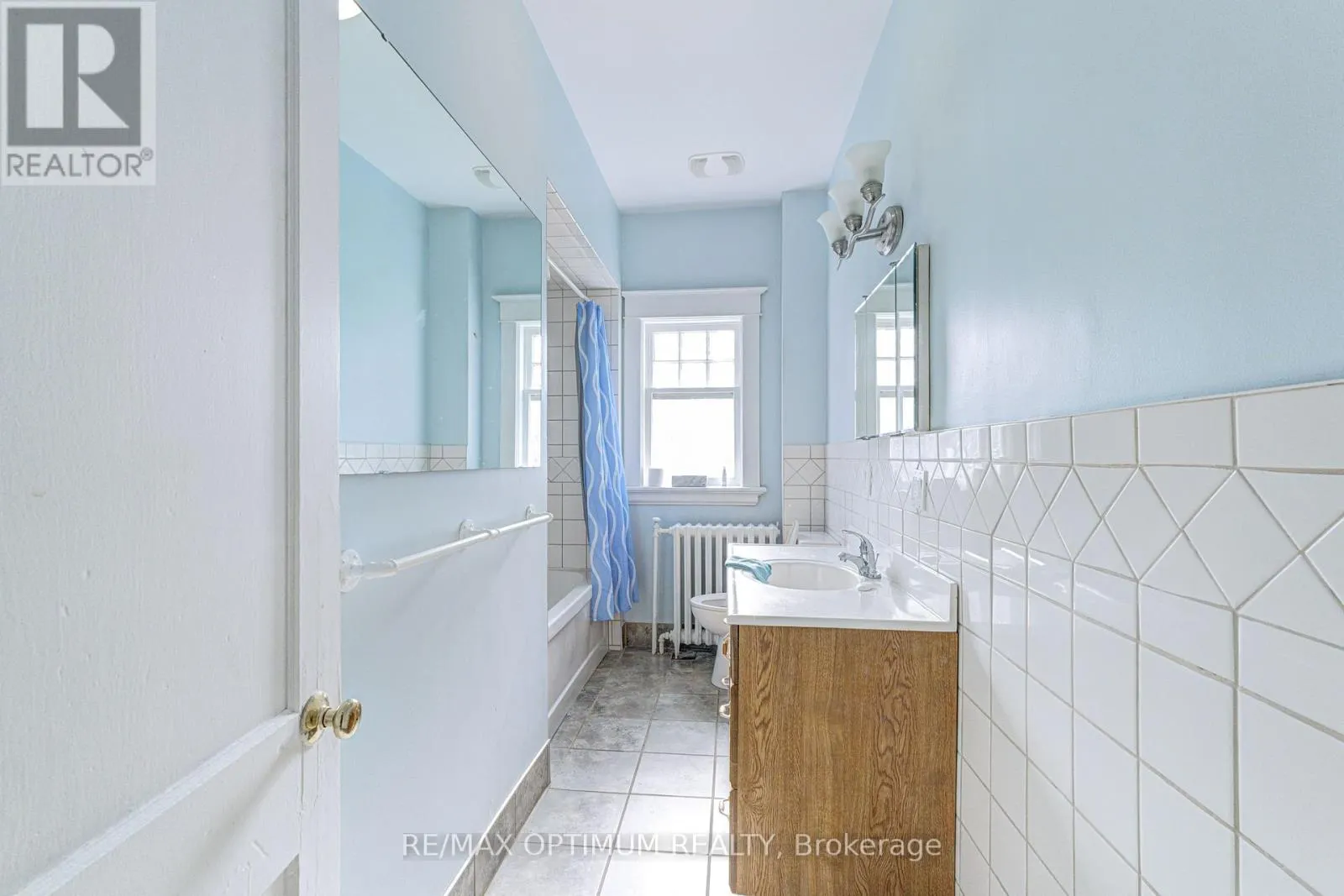 916 QUEENSTON ROAD