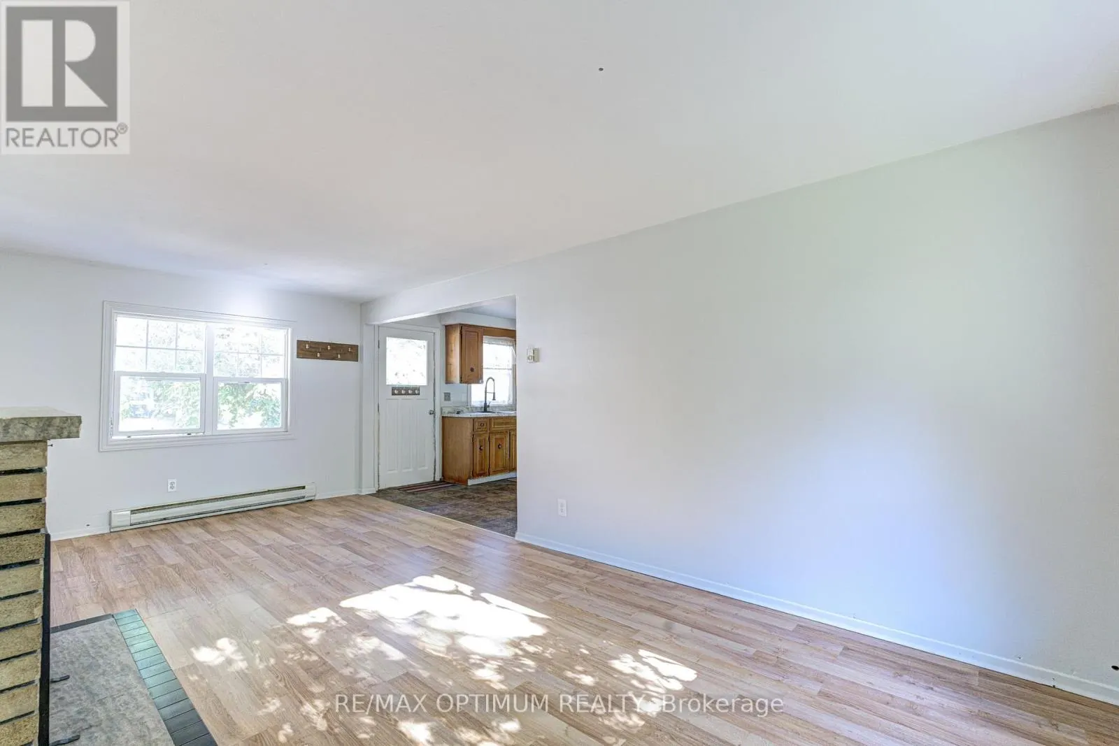 916 QUEENSTON ROAD