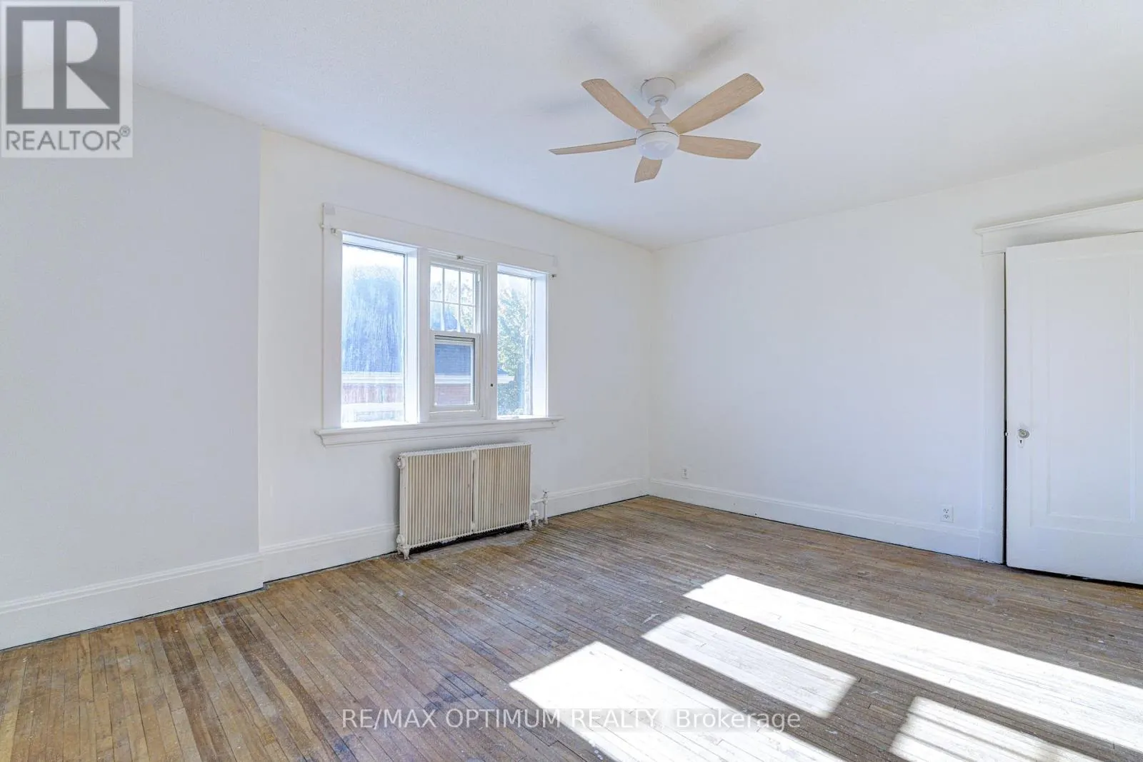 916 QUEENSTON ROAD