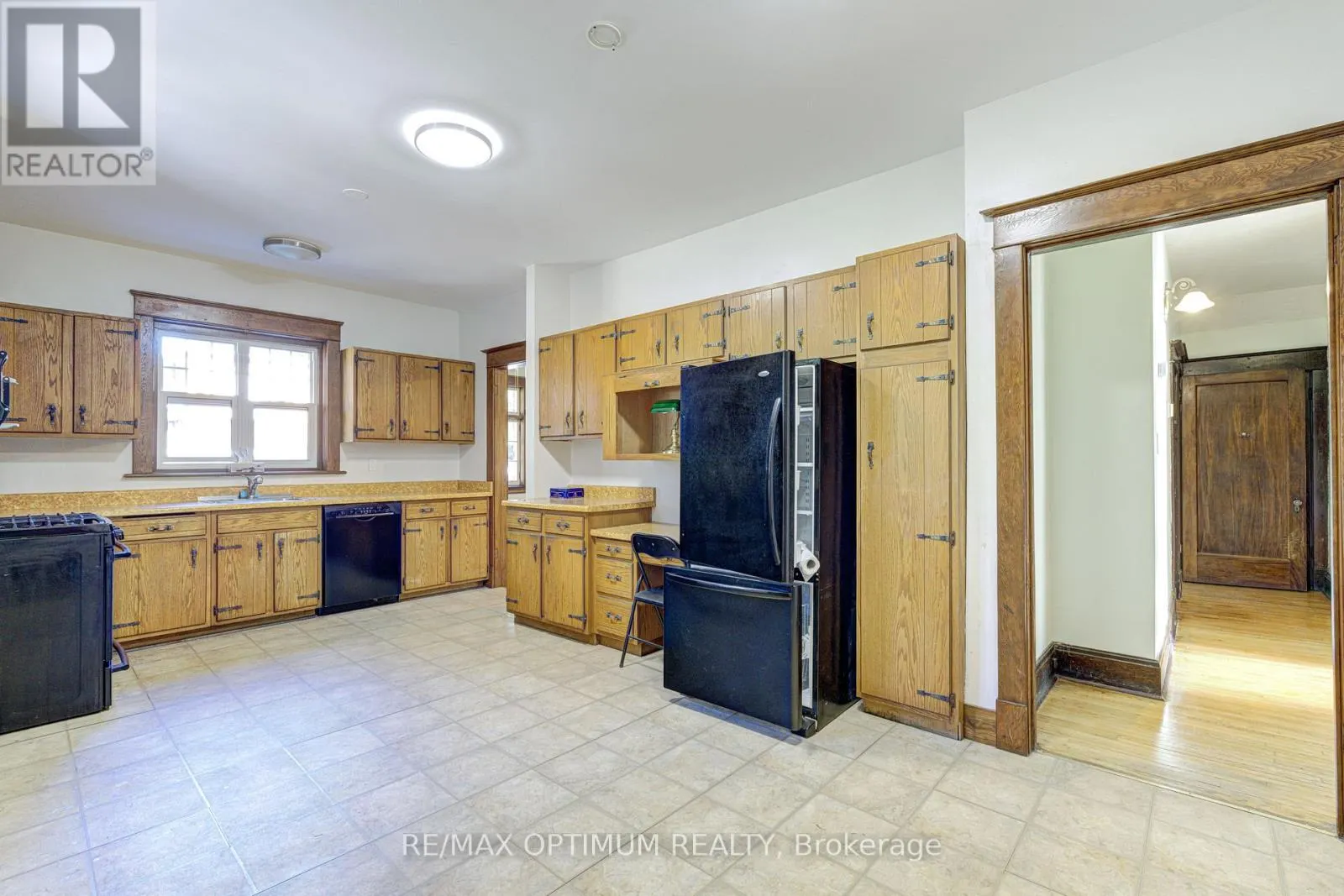 916 QUEENSTON ROAD