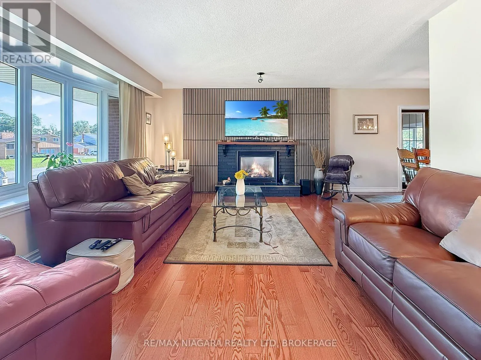 27 LINDBERGH DRIVE
