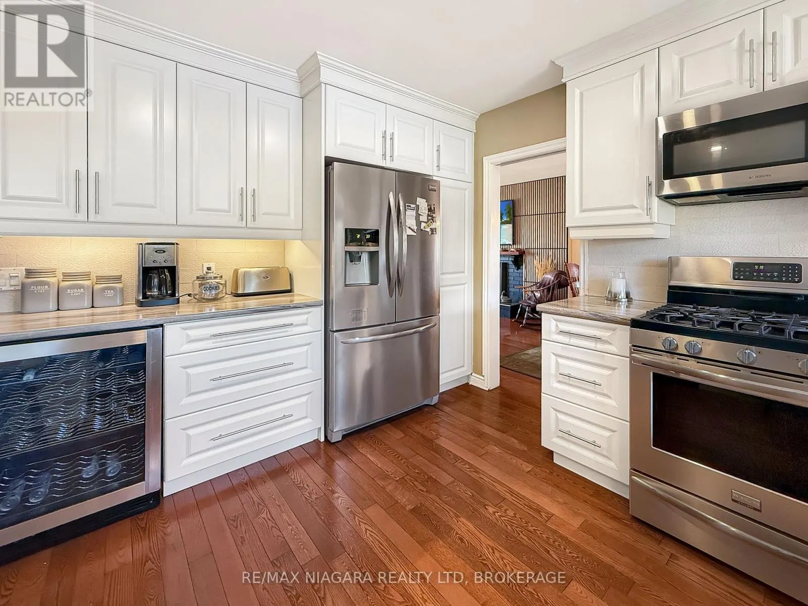 27 LINDBERGH DRIVE