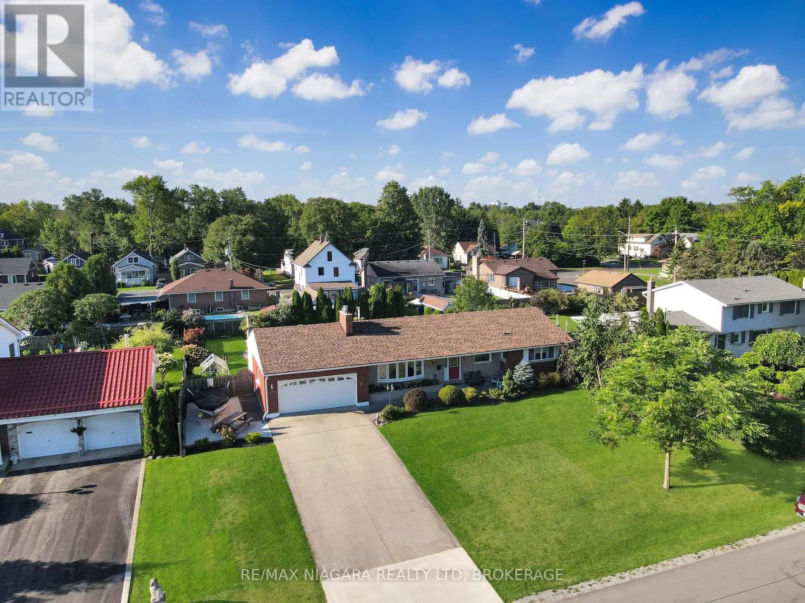27 LINDBERGH DRIVE