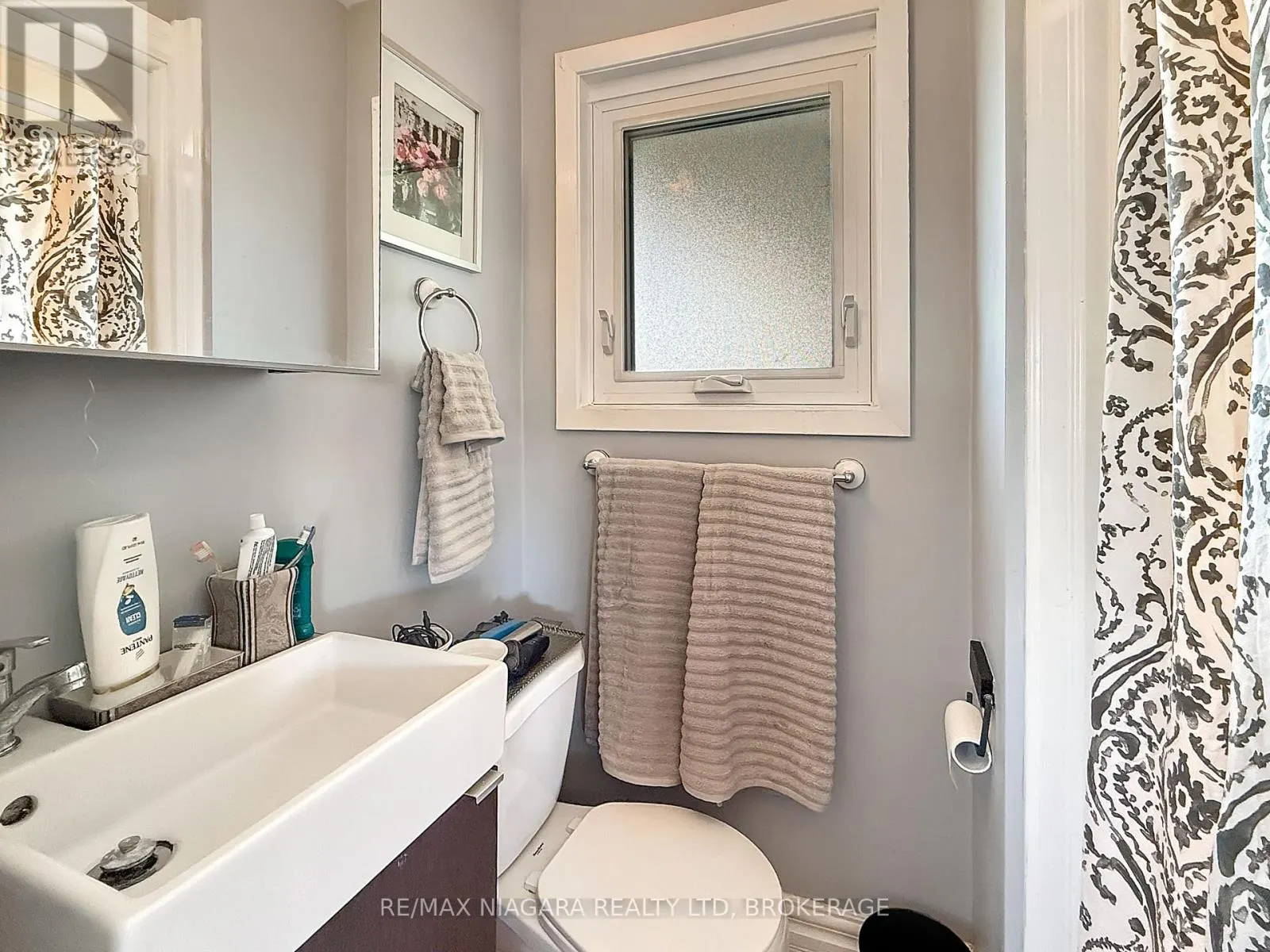 27 LINDBERGH DRIVE
