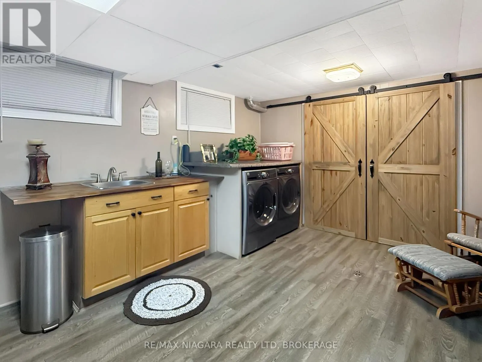27 LINDBERGH DRIVE