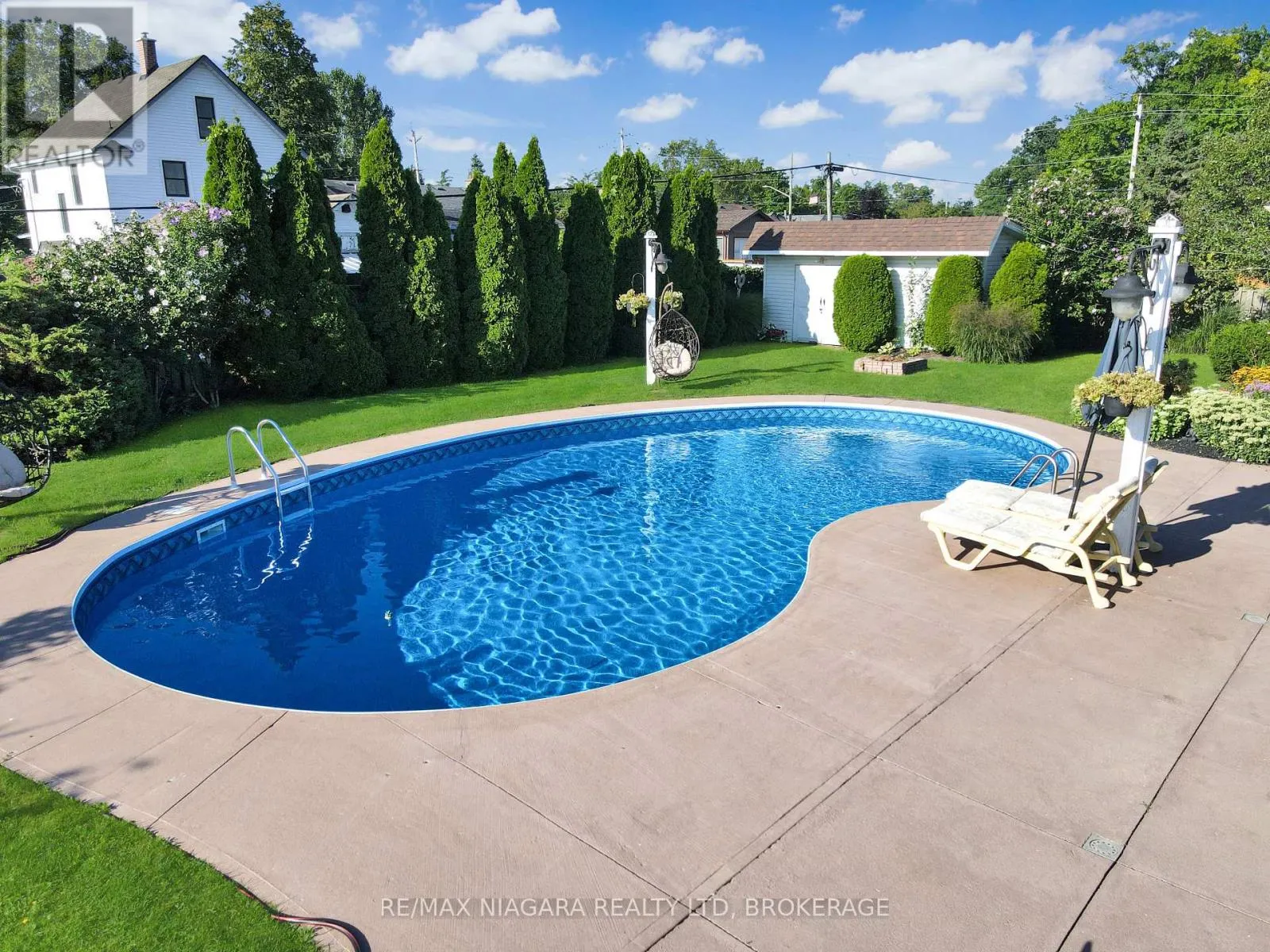 27 LINDBERGH DRIVE