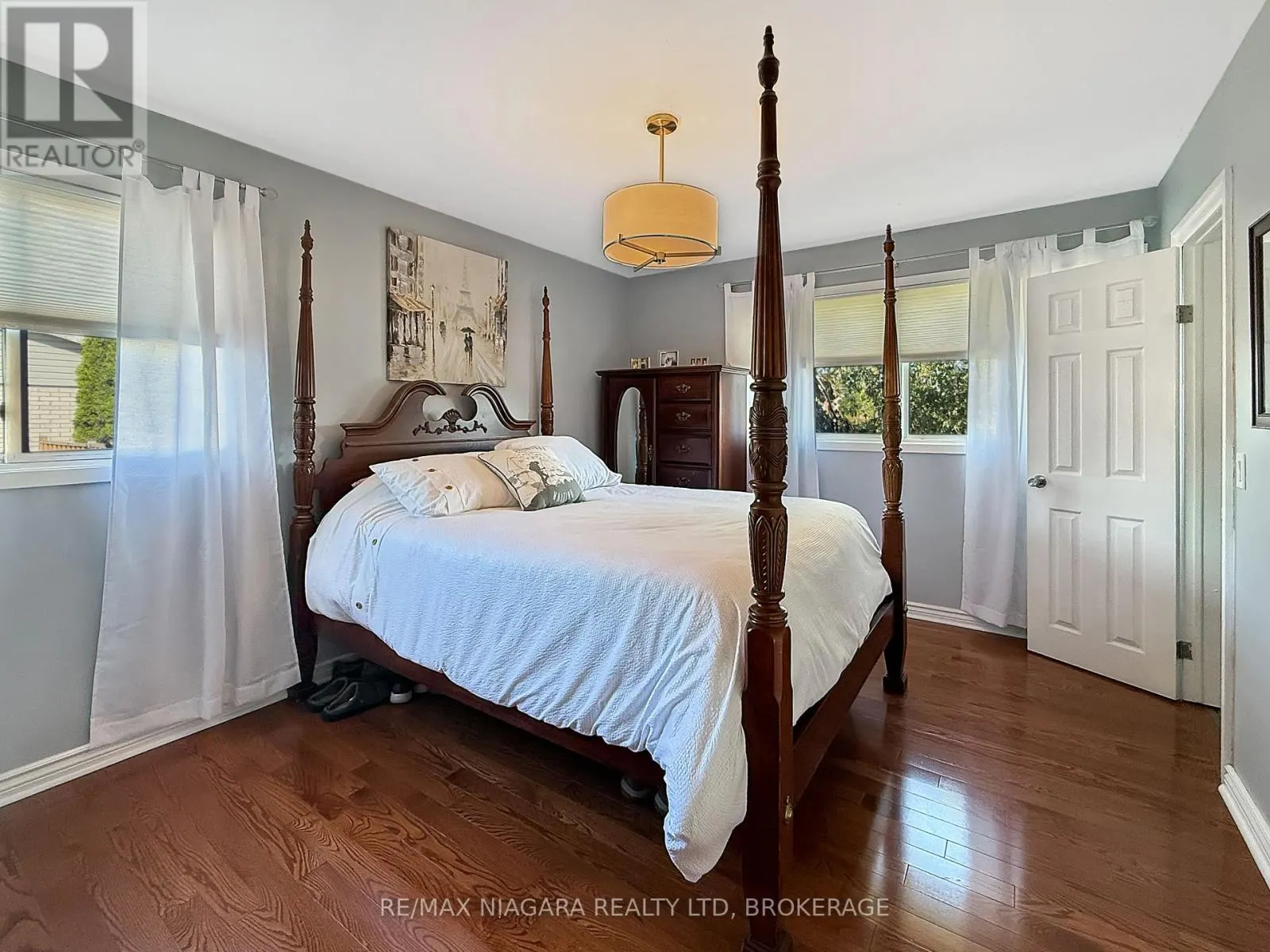 27 LINDBERGH DRIVE