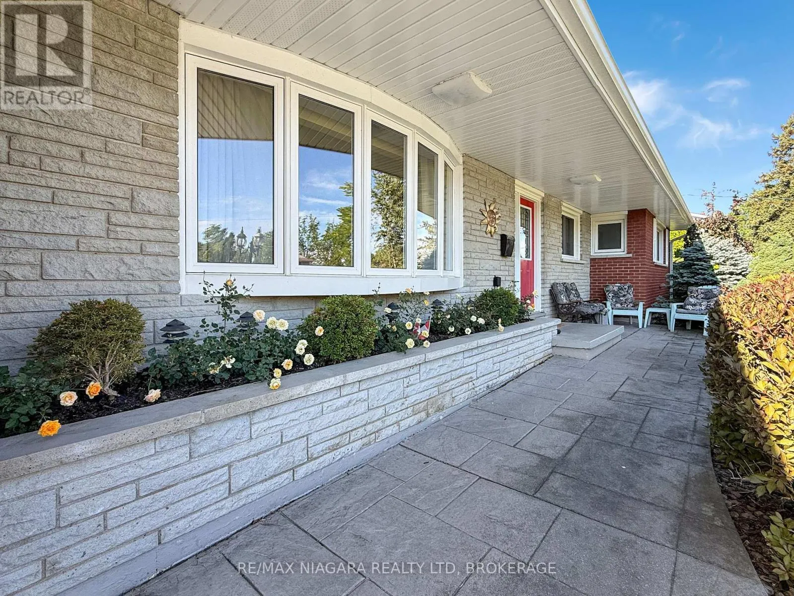 27 LINDBERGH DRIVE