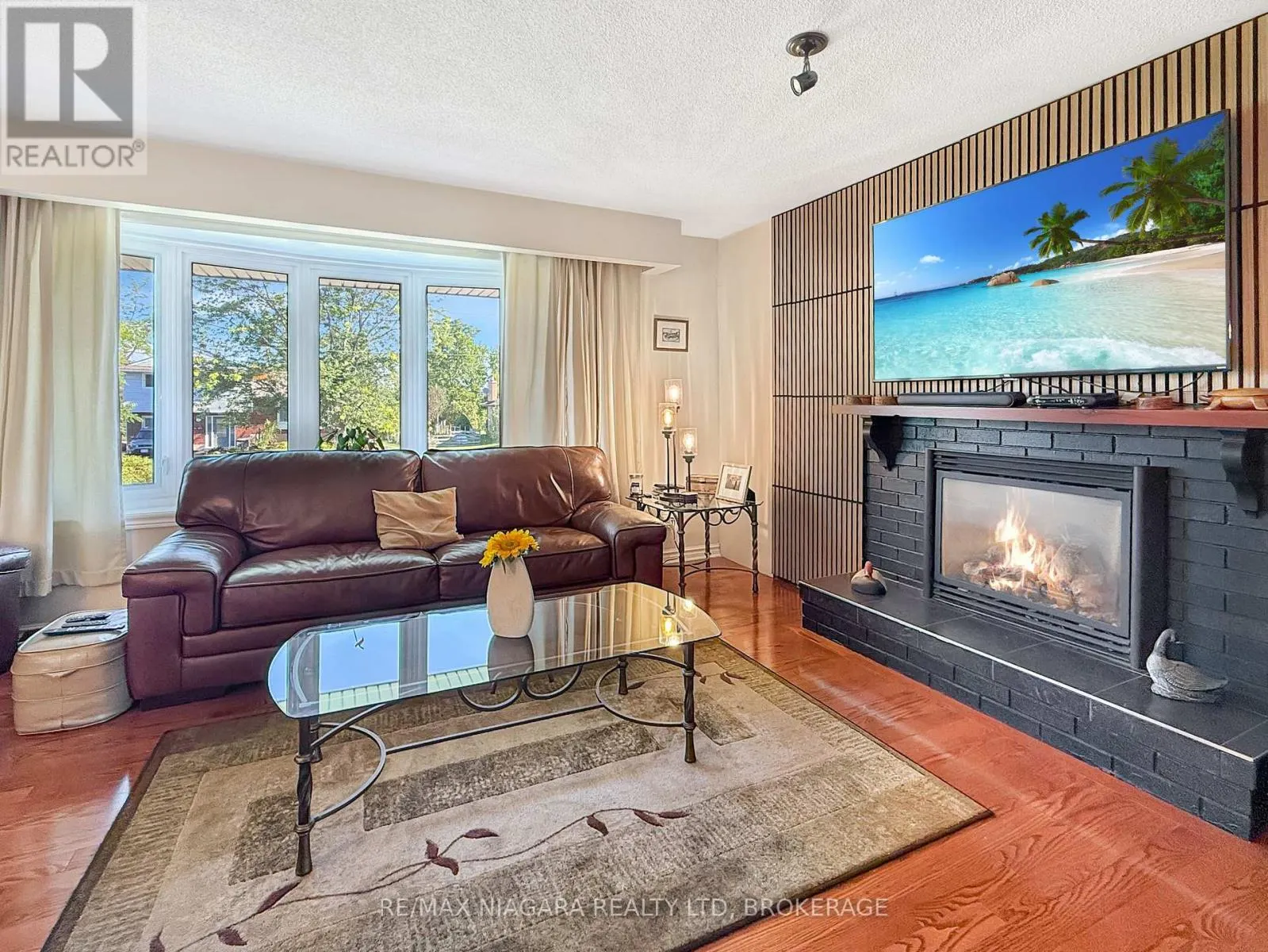 27 LINDBERGH DRIVE