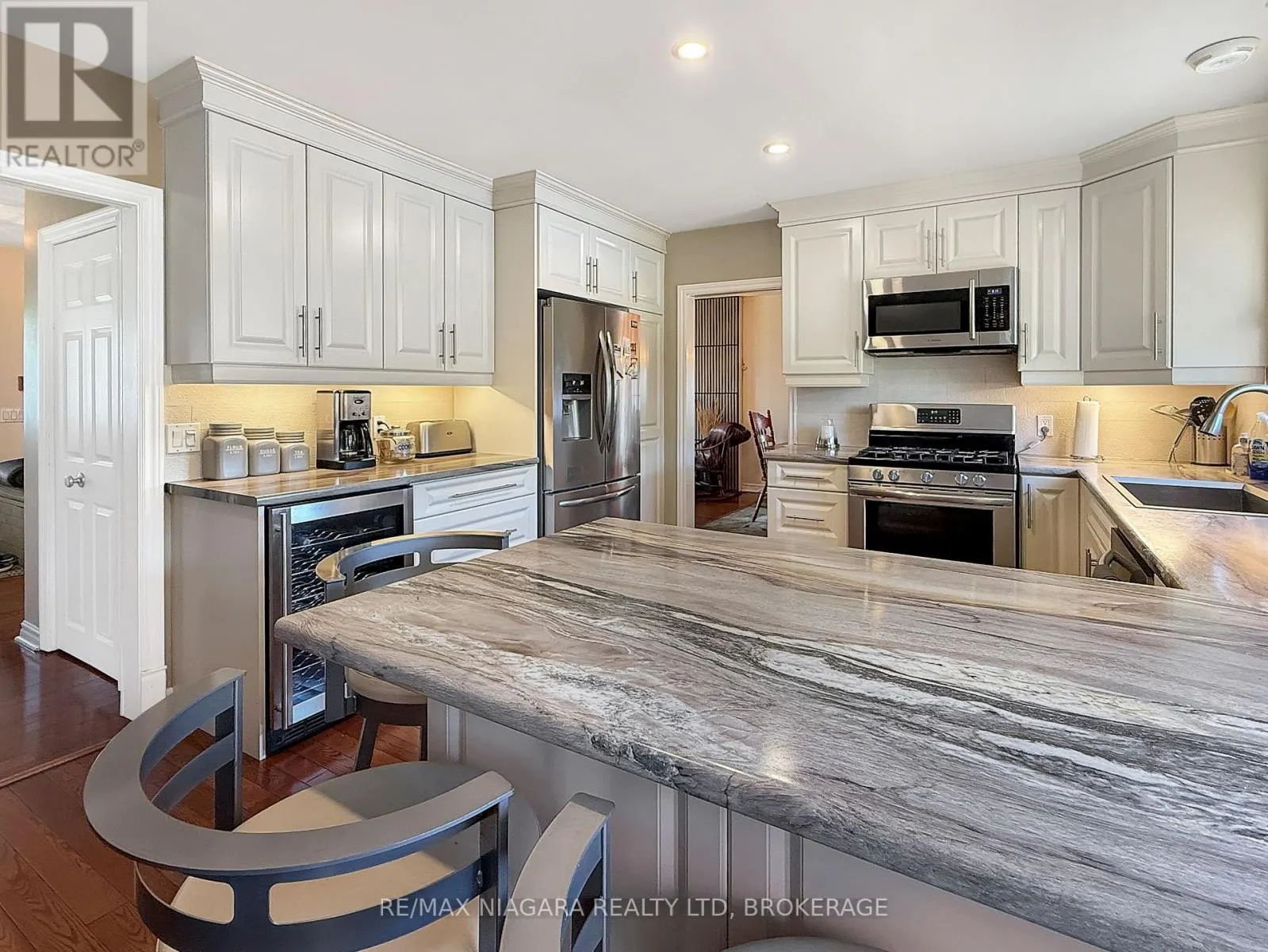 27 LINDBERGH DRIVE