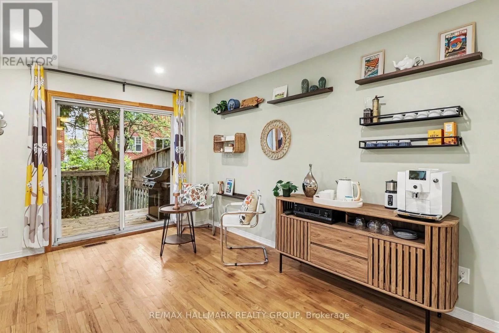 267 ST LAURENT BOULEVARD
