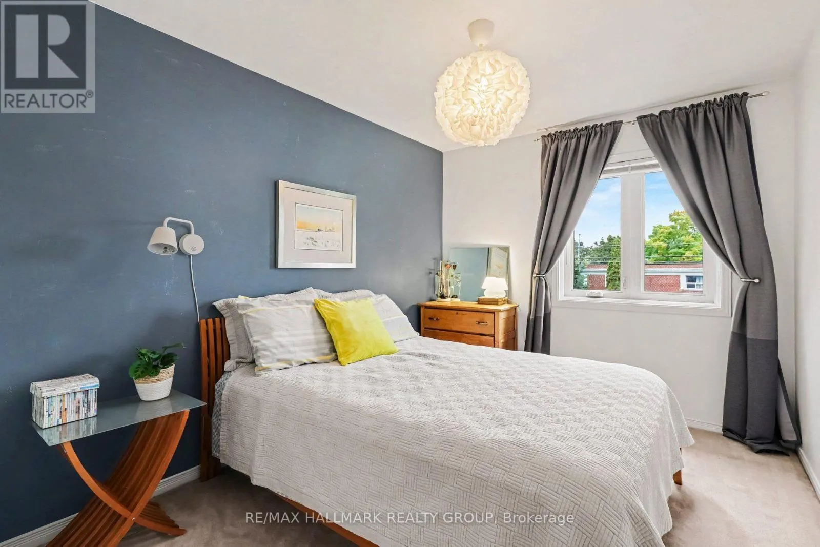 267 ST LAURENT BOULEVARD