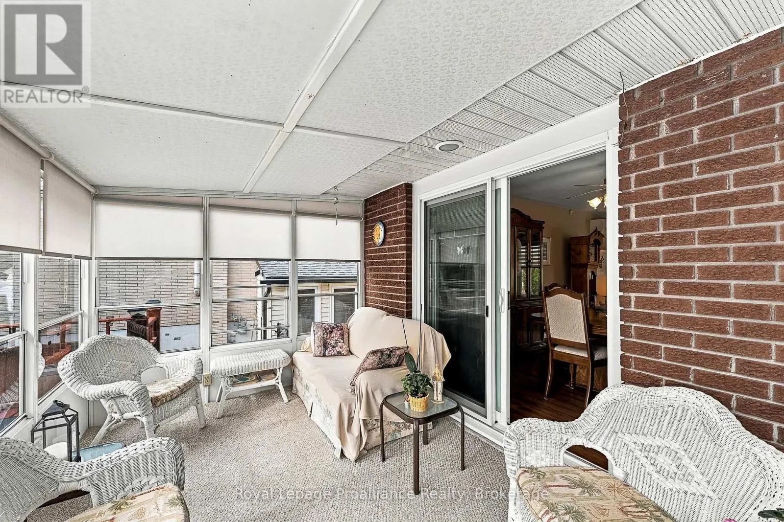 167 DUNDAS STREET