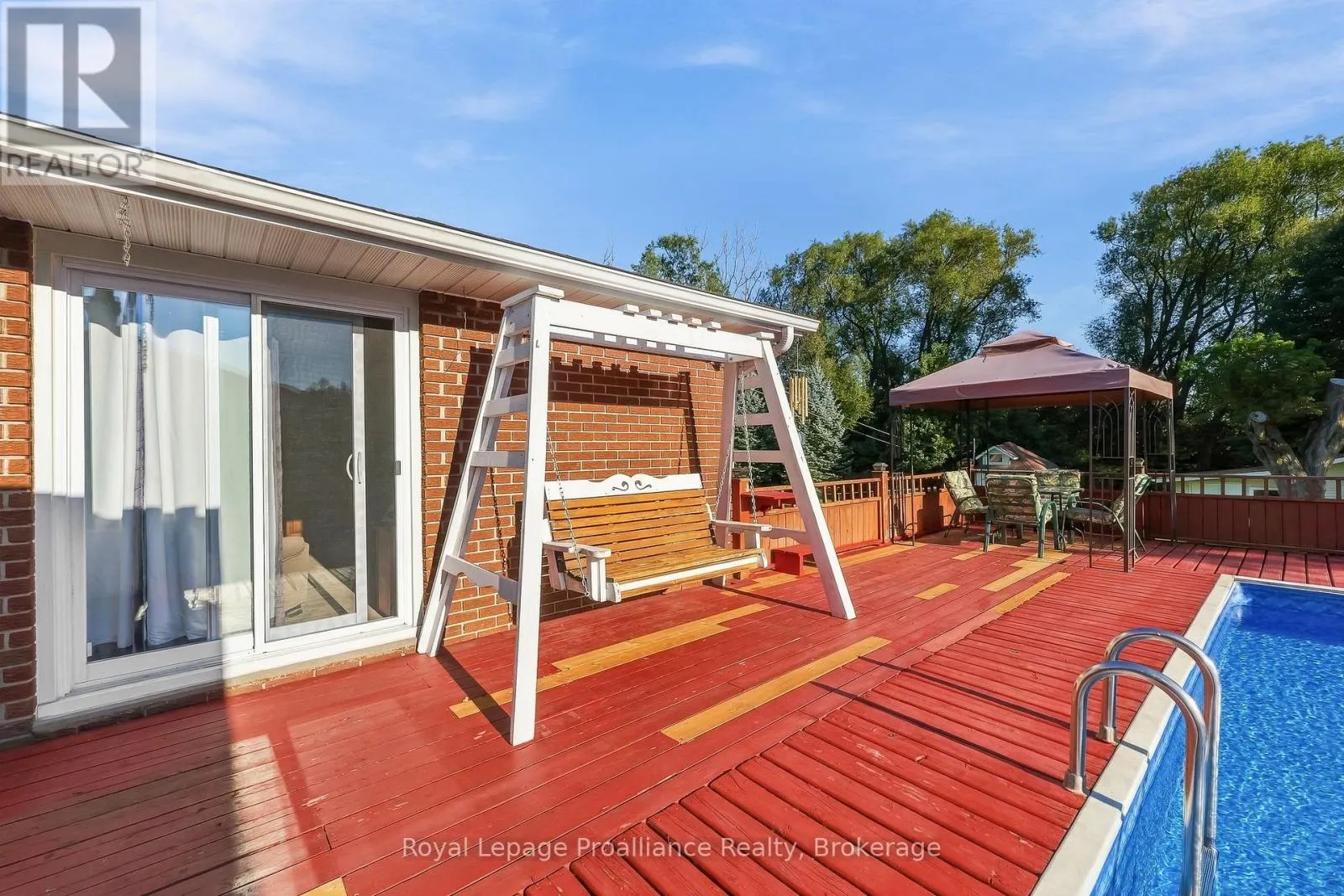 167 DUNDAS STREET