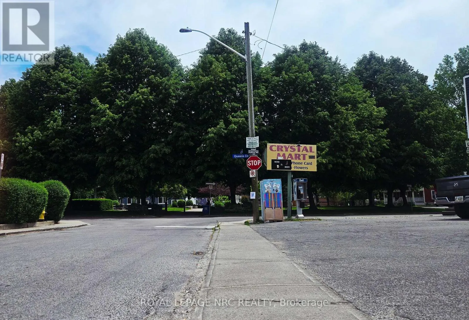 #4 - 74 QUEENS CIRCLE ##4