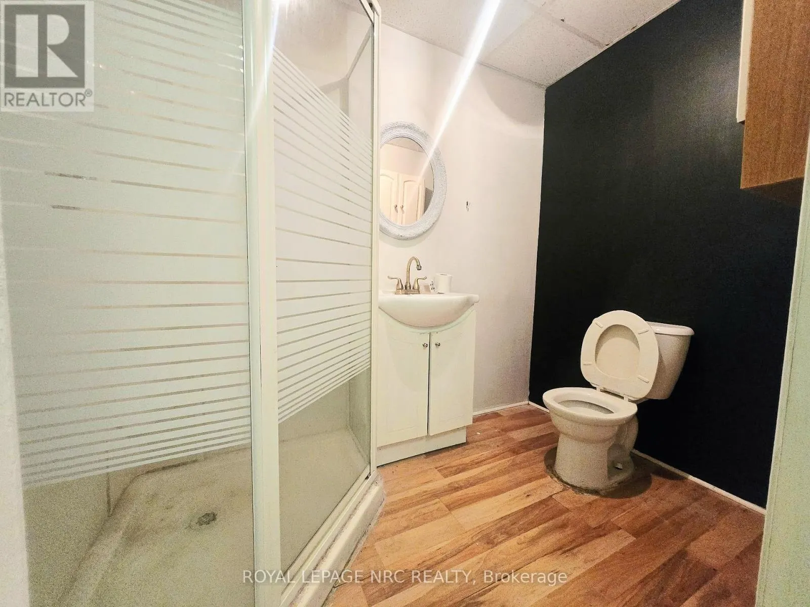 #4 - 74 QUEENS CIRCLE ##4