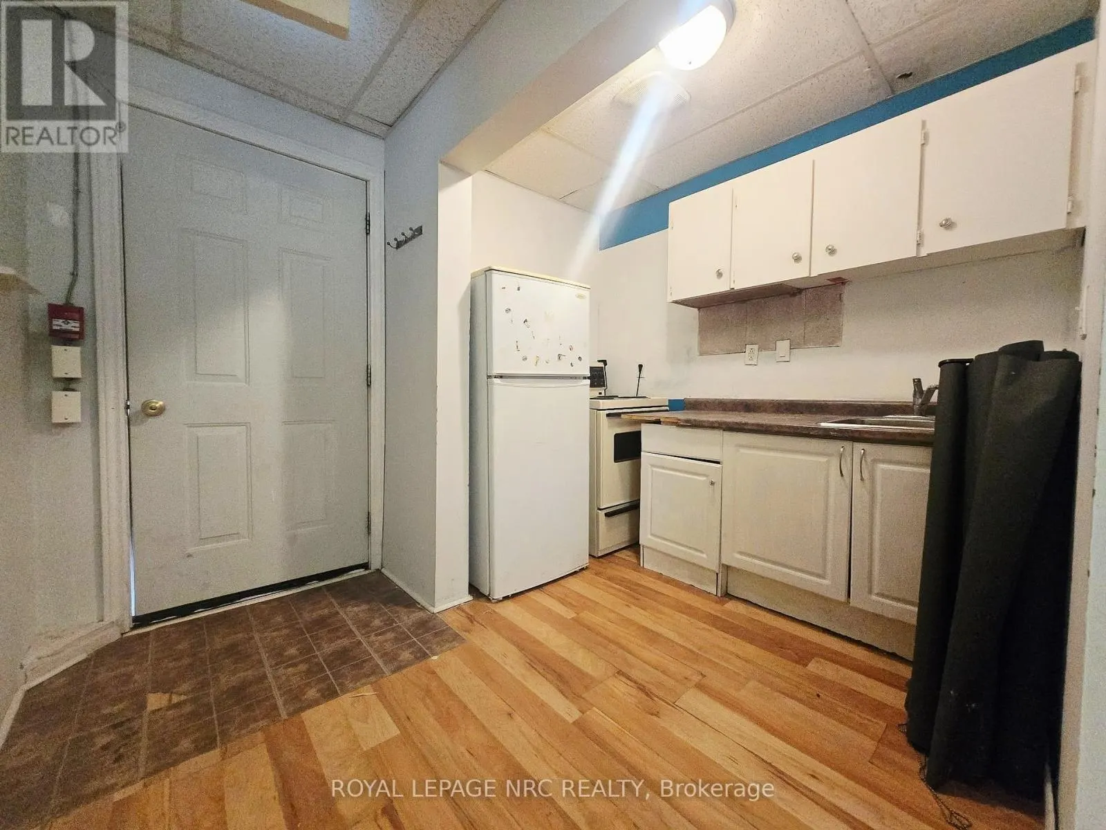 #4 - 74 QUEENS CIRCLE ##4