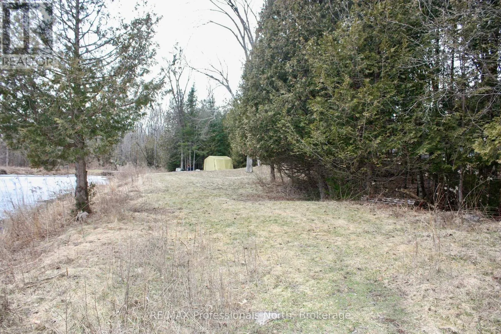 810 4TH LINE