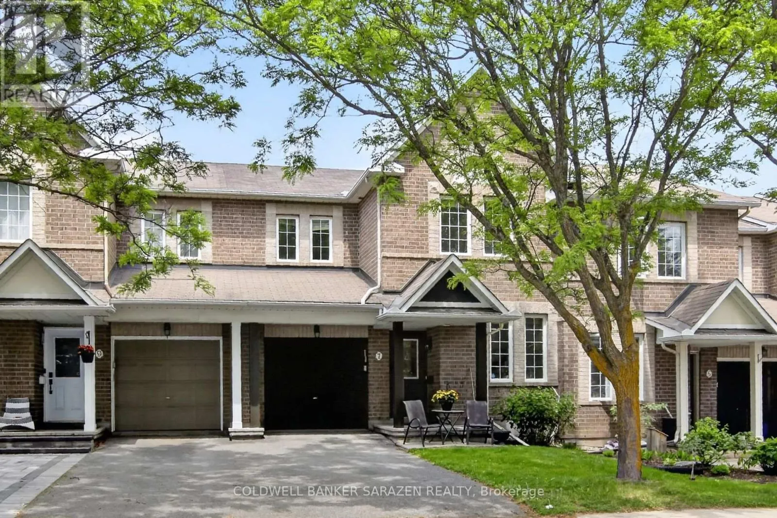 7 BARNSTONE DRIVE