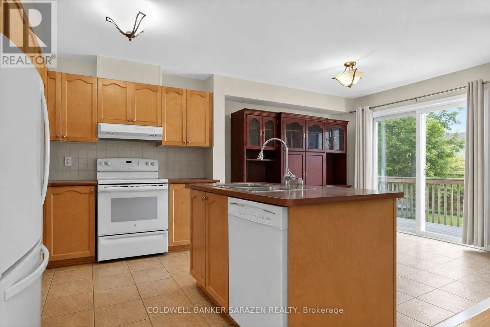 7 BARNSTONE DRIVE
