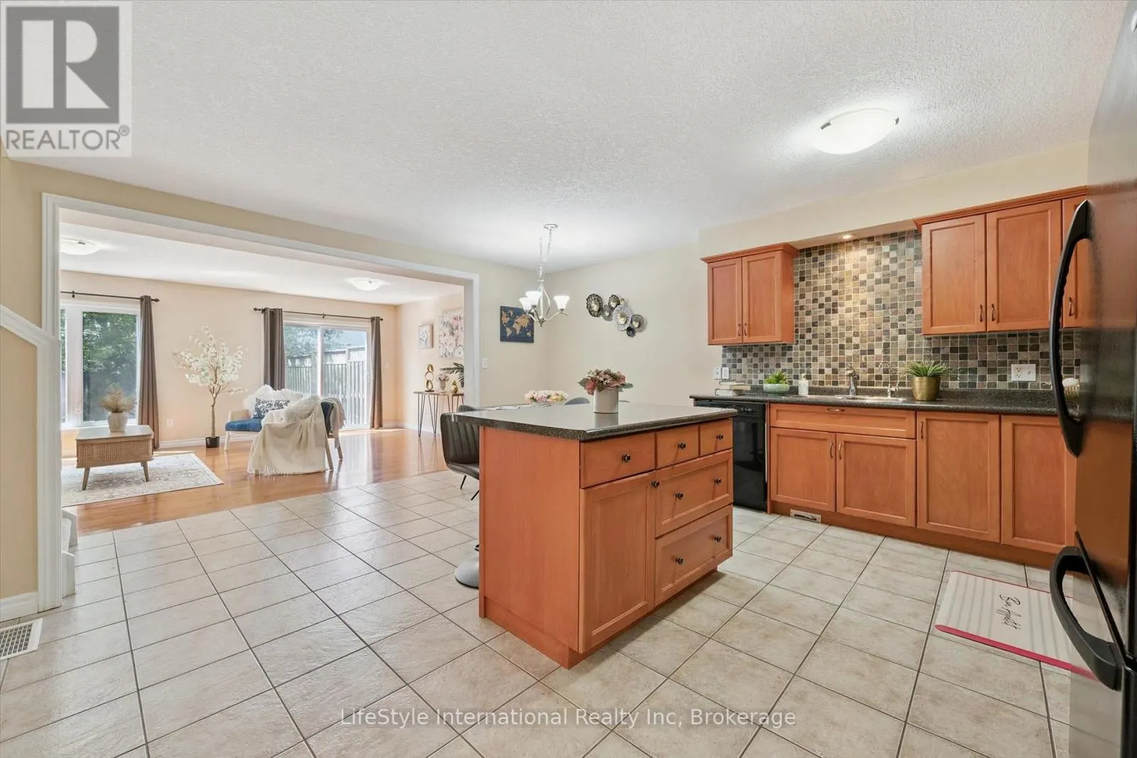 47 HASLER CRESCENT