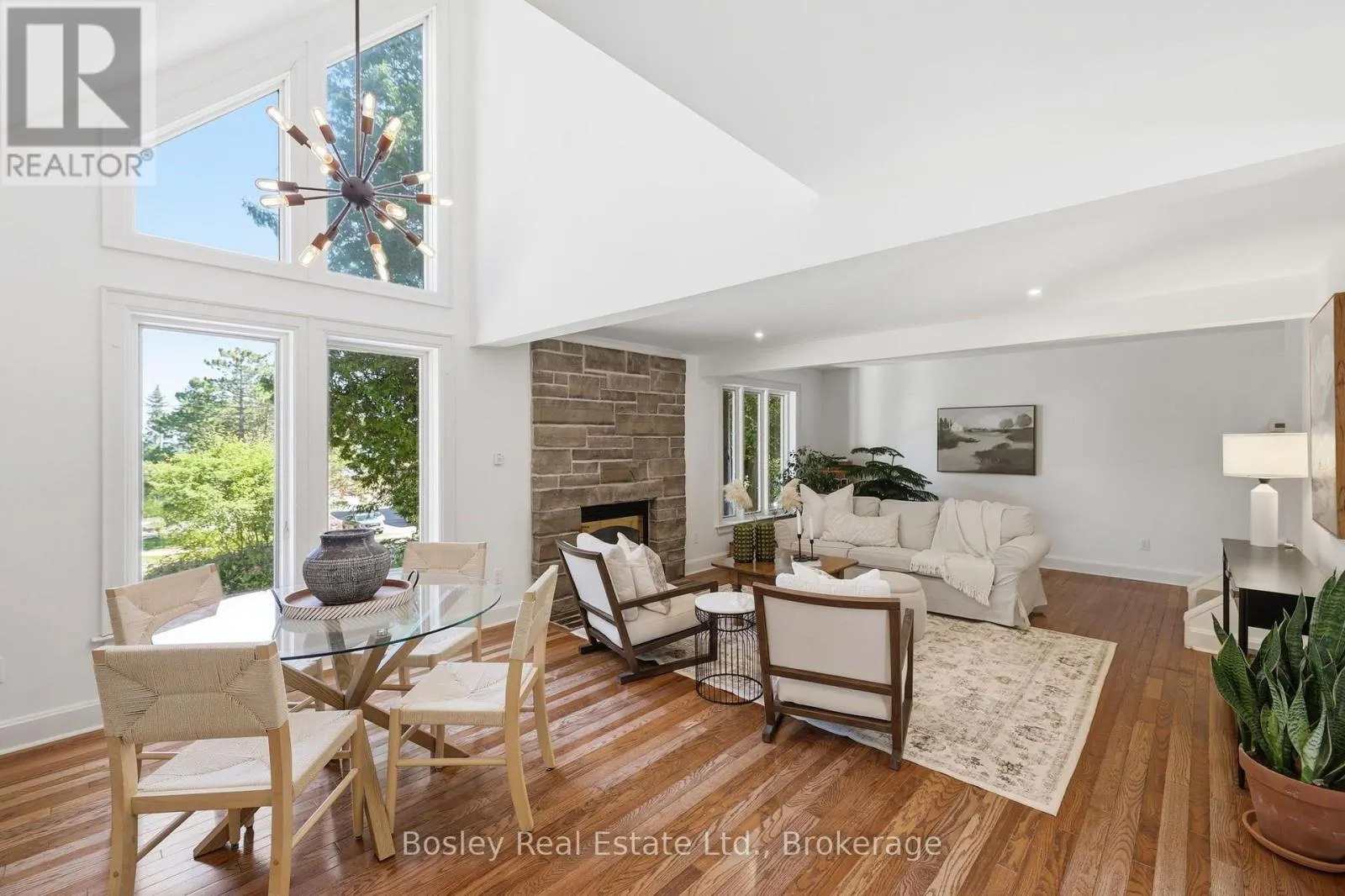 164 BAY STREET W