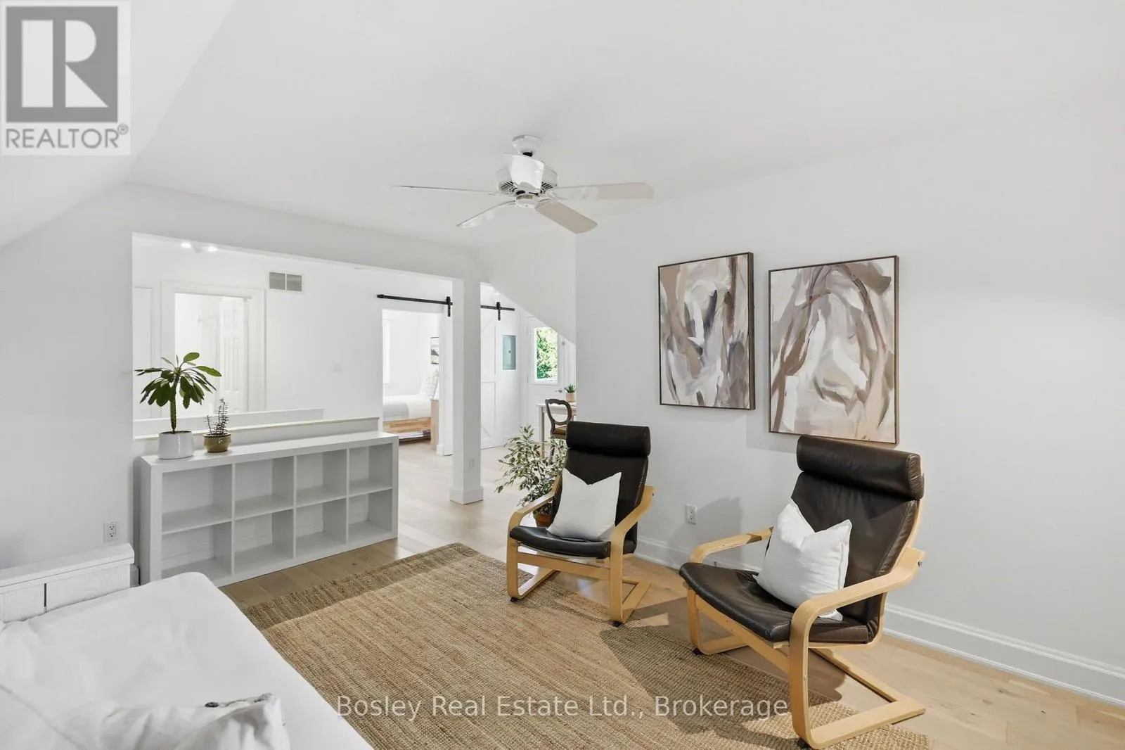 164 BAY STREET W