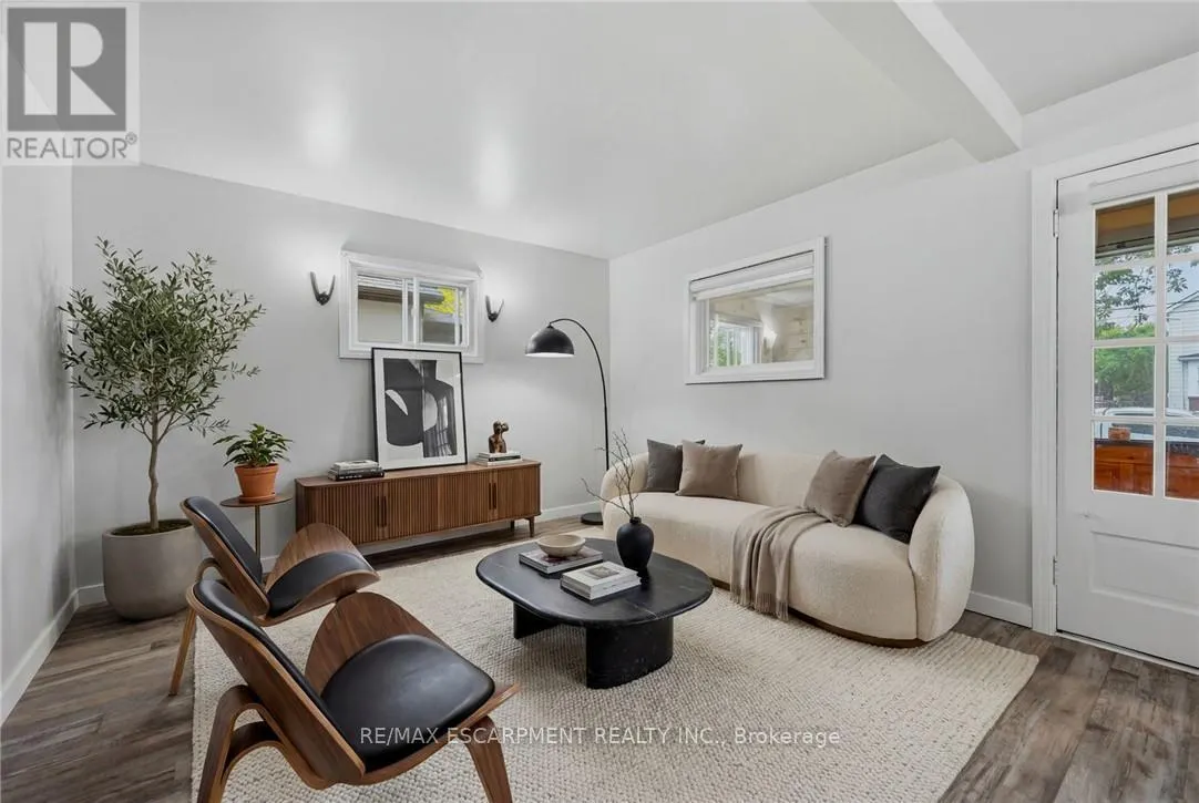458 DAVIS STREET