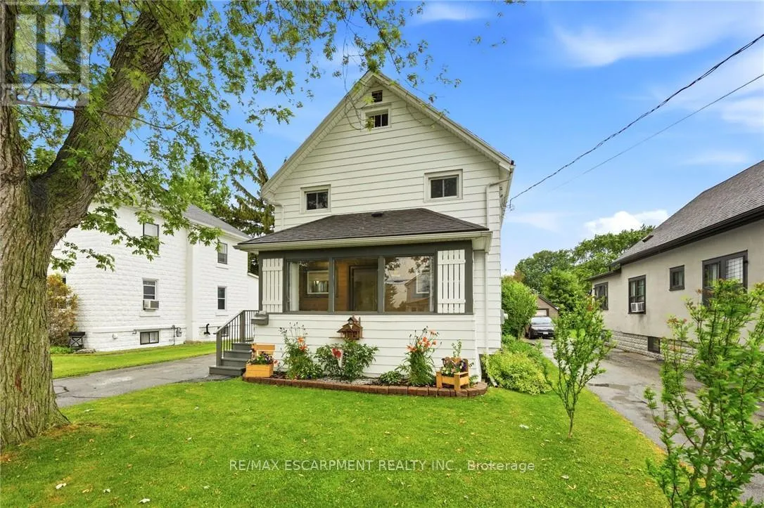 458 DAVIS STREET