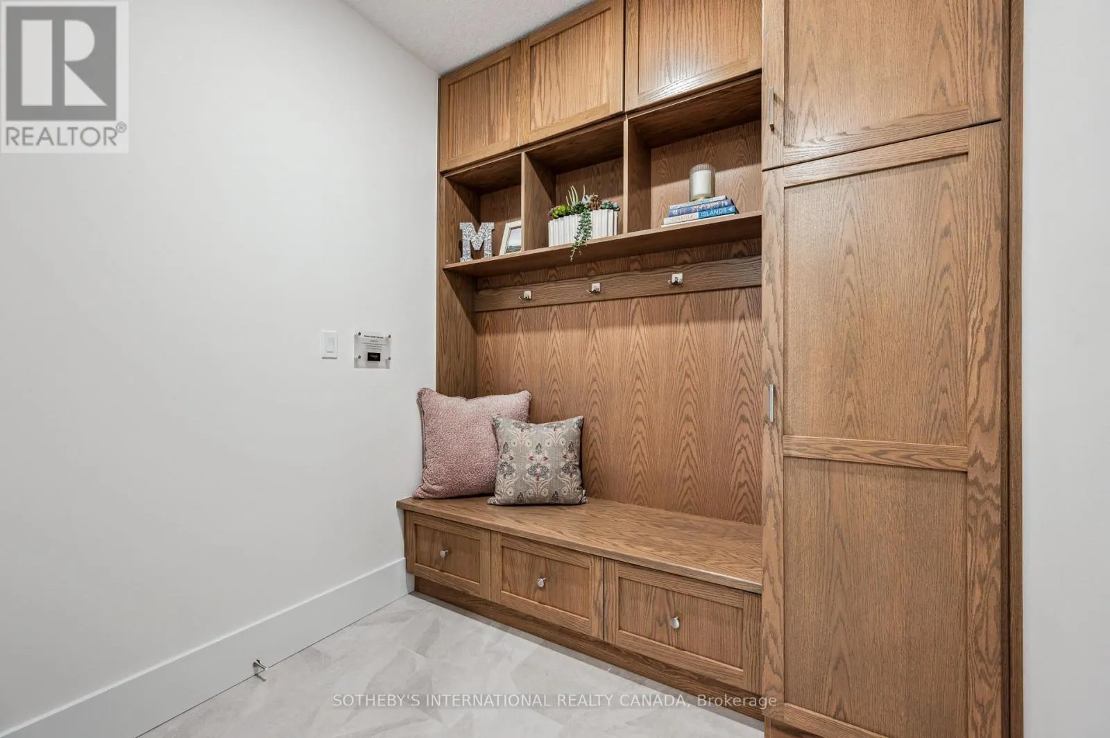 612 ANTON CRESCENT