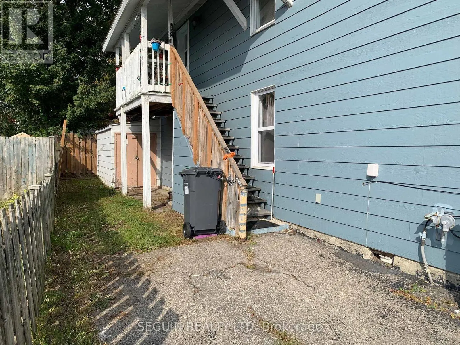 223-225 HIGGINSON STREET