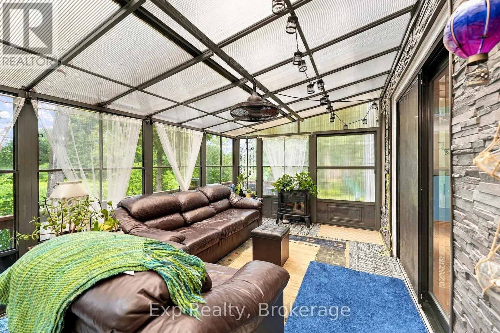 587 SCUTTLEHOLE ROAD