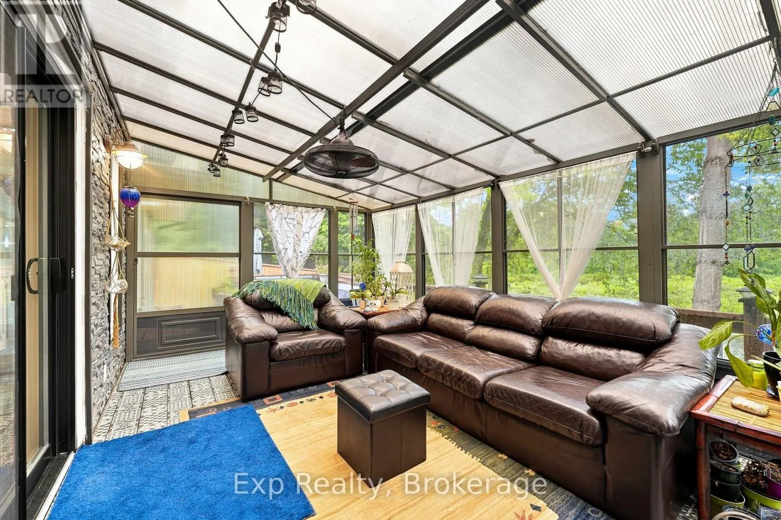 587 SCUTTLEHOLE ROAD