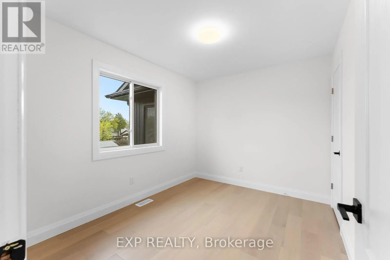 1 - 4271 FIFTH AVENUE #1