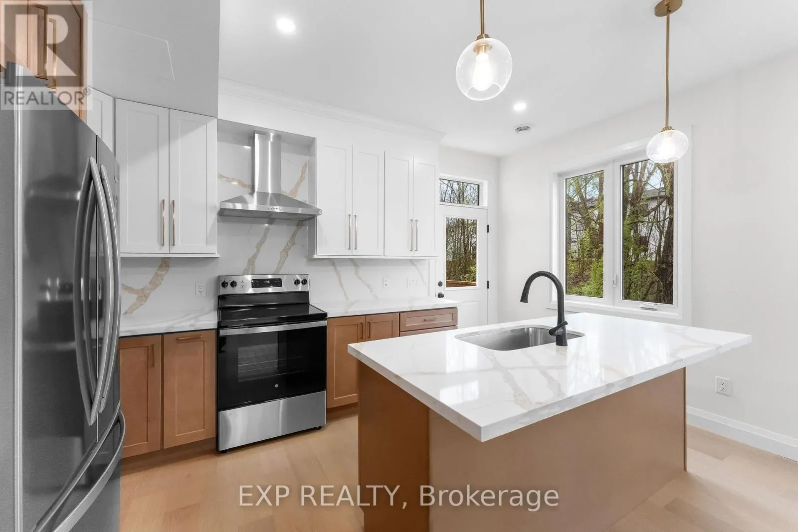 1 - 4271 FIFTH AVENUE #1