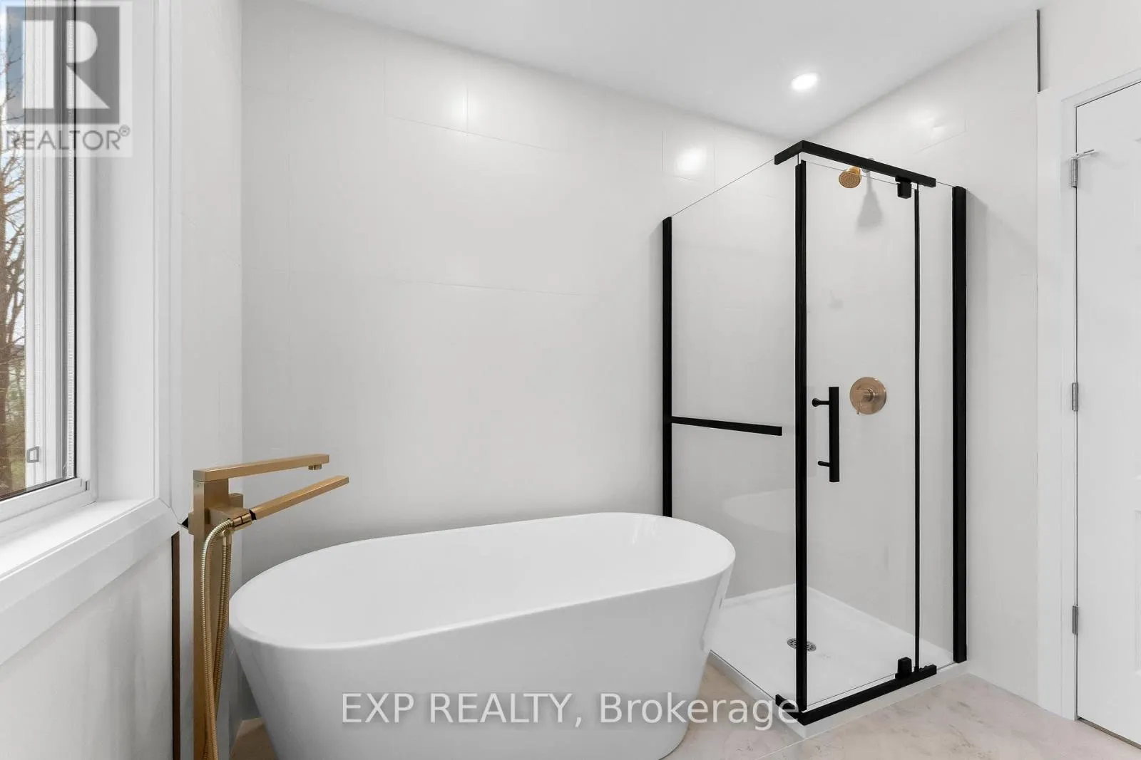 1 - 4271 FIFTH AVENUE #1
