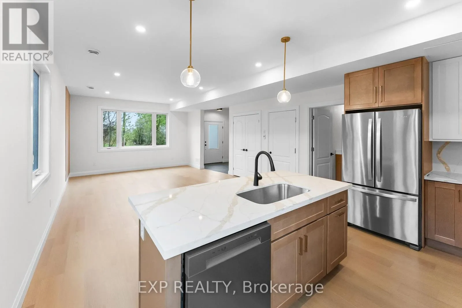 1 - 4271 FIFTH AVENUE #1