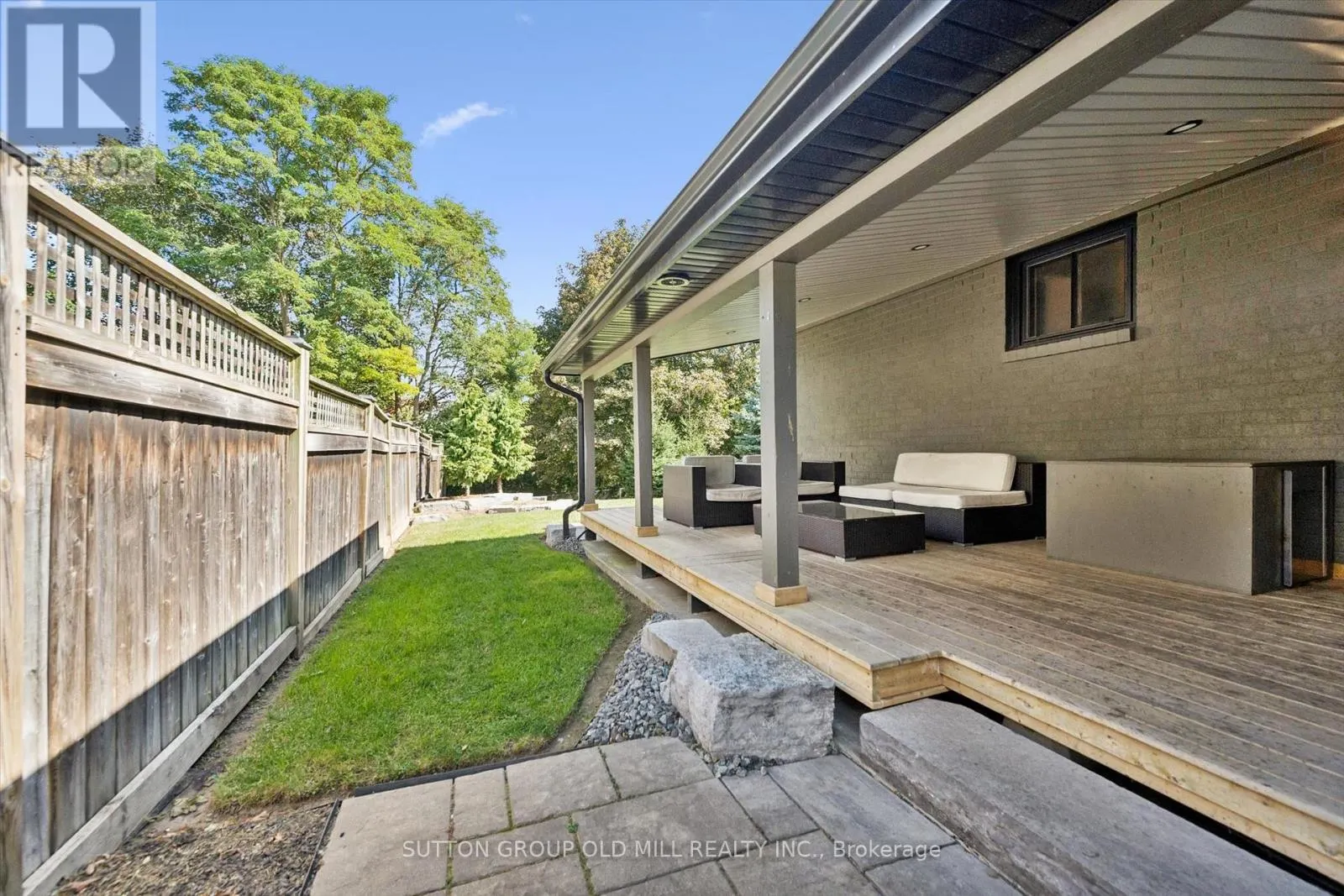 1233 MICHAEL CRESCENT