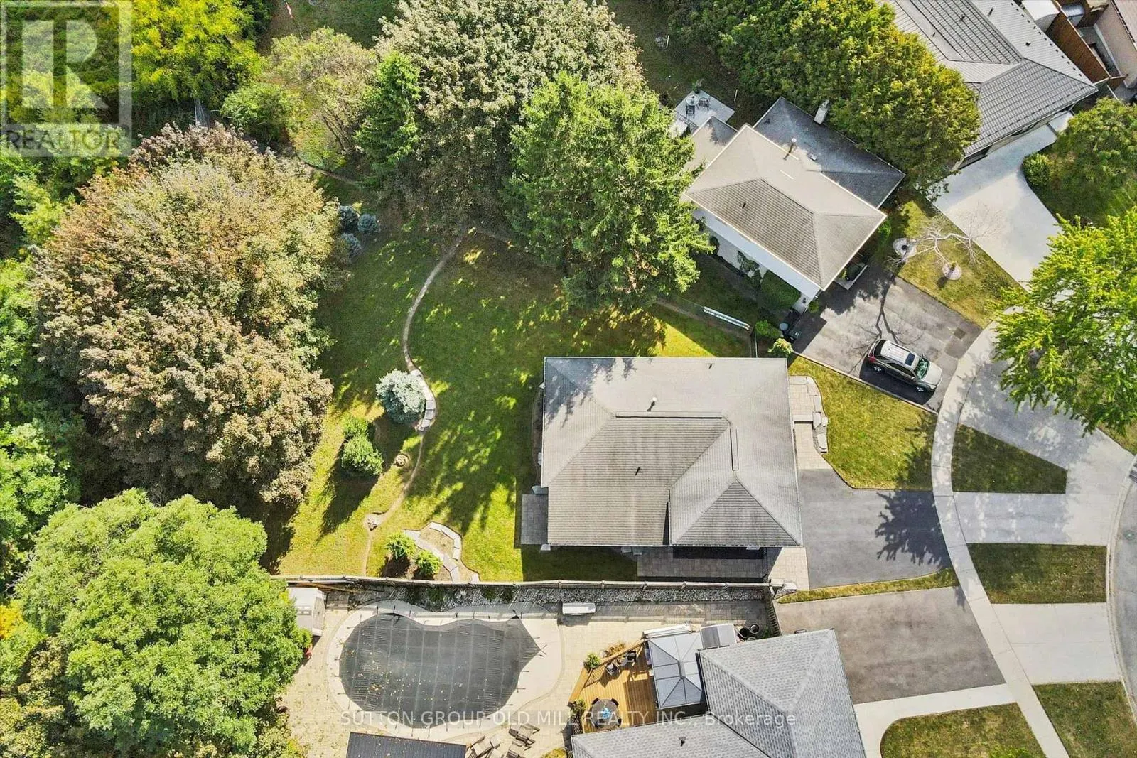 1233 MICHAEL CRESCENT